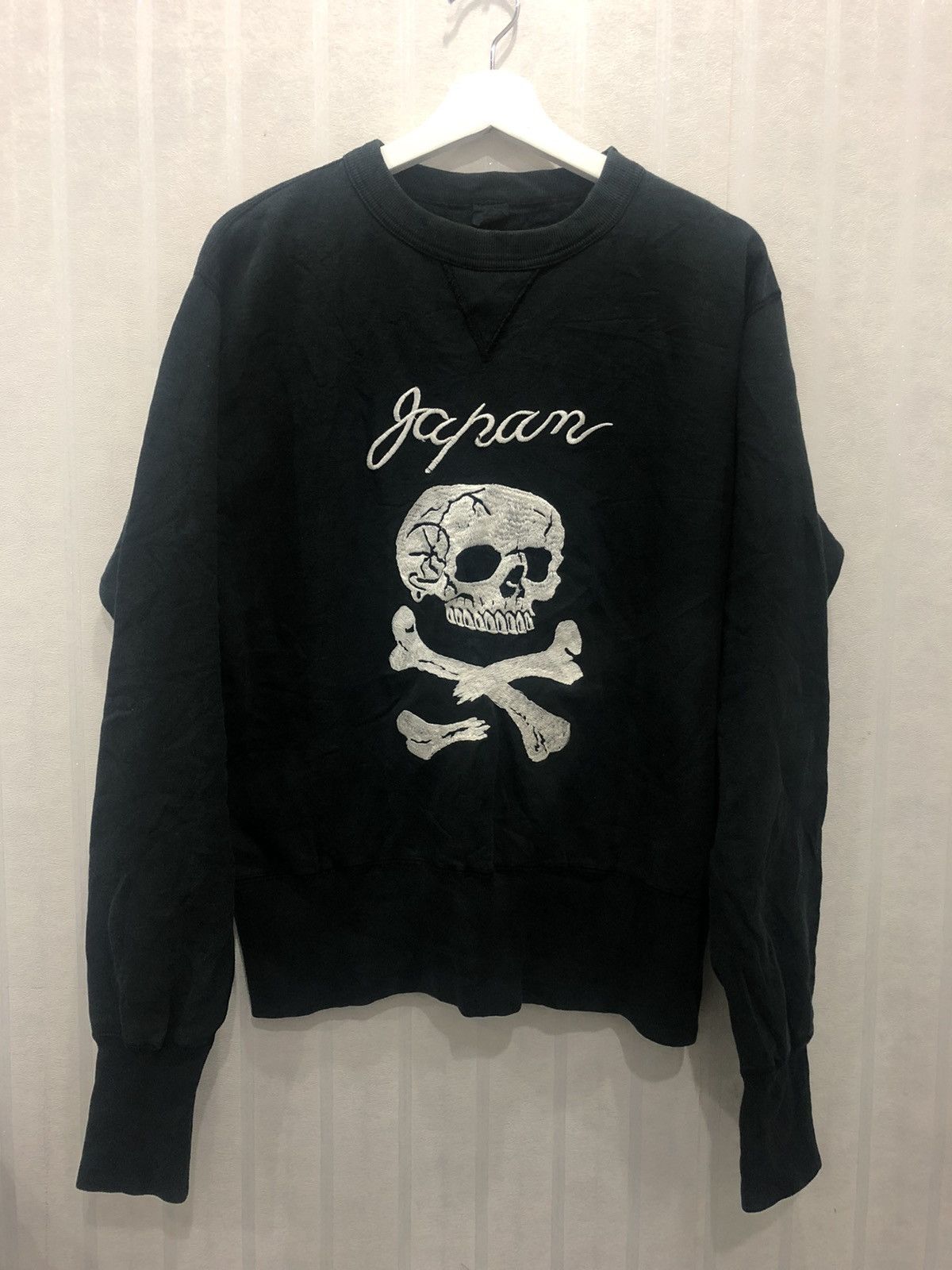 Japanese Brand × Vintage Vintage embroidered Japan skulls sweater Size US L / EU 52-54 / 3 - 1 Thumbnail