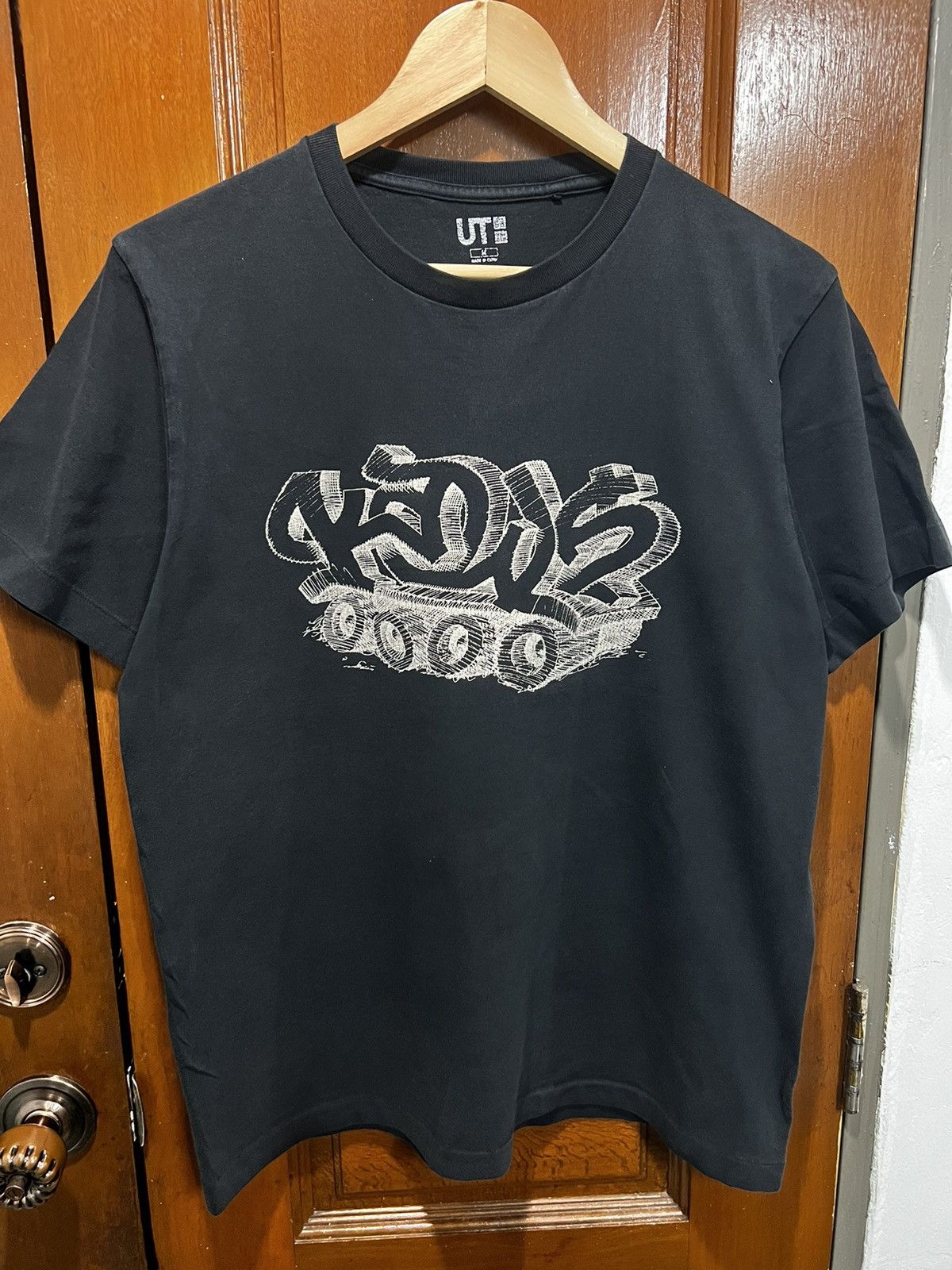 Kaws × Vintage Vintage Design Kaws Big Logo Shirt size M Size US M / EU 48-50 / 2 - 1 Thumbnail