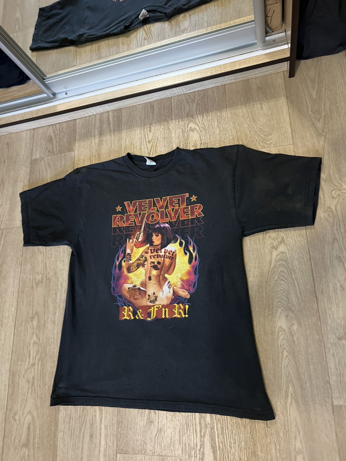 Band Tees Velvet Revolver 2004/2005 Tour vintage tee t shirt Size US M / EU 48-50 / 2 - 2 Thumbnail