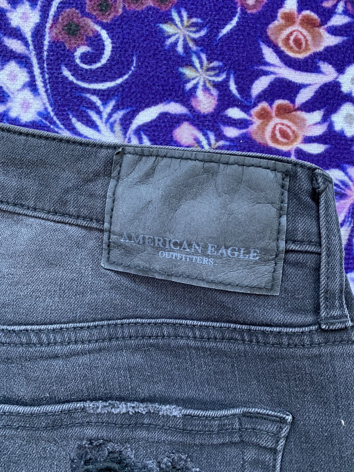 American Eagle Outfitters American Eagle Oufitters Distressed Denim Size US 33 - 14 Thumbnail