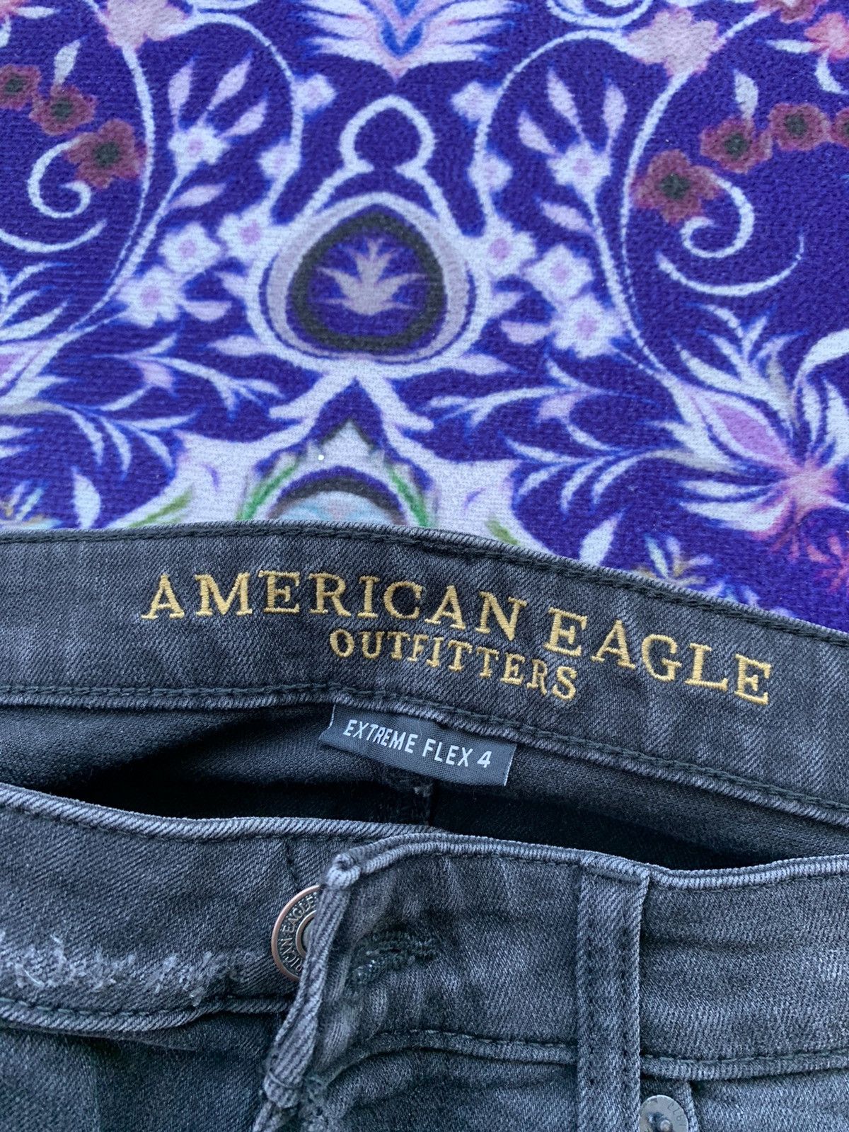 American Eagle Outfitters American Eagle Oufitters Distressed Denim Size US 33 - 6 Thumbnail