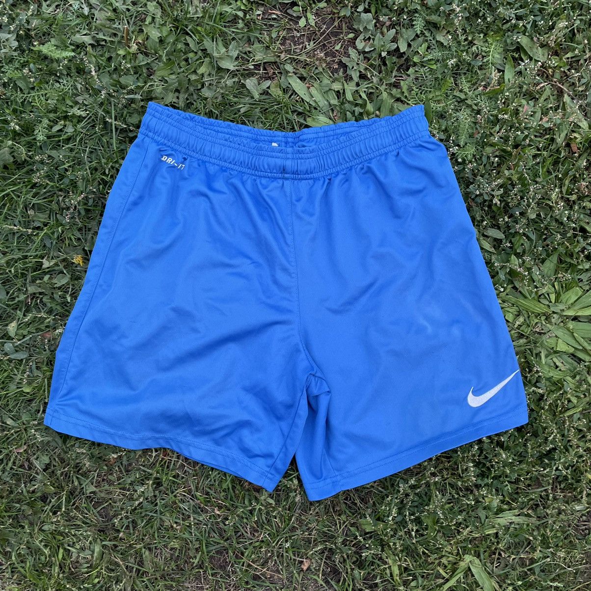 Vintage Vintage Y2K Nike Swoosh Shorts Streetwear Skate Cropped S Size US 32 / EU 48 - 1 Thumbnail