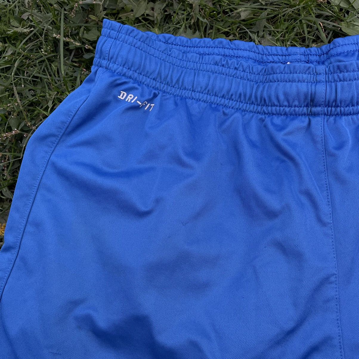 Vintage Vintage Y2K Nike Swoosh Shorts Streetwear Skate Cropped S Size US 32 / EU 48 - 4 Thumbnail