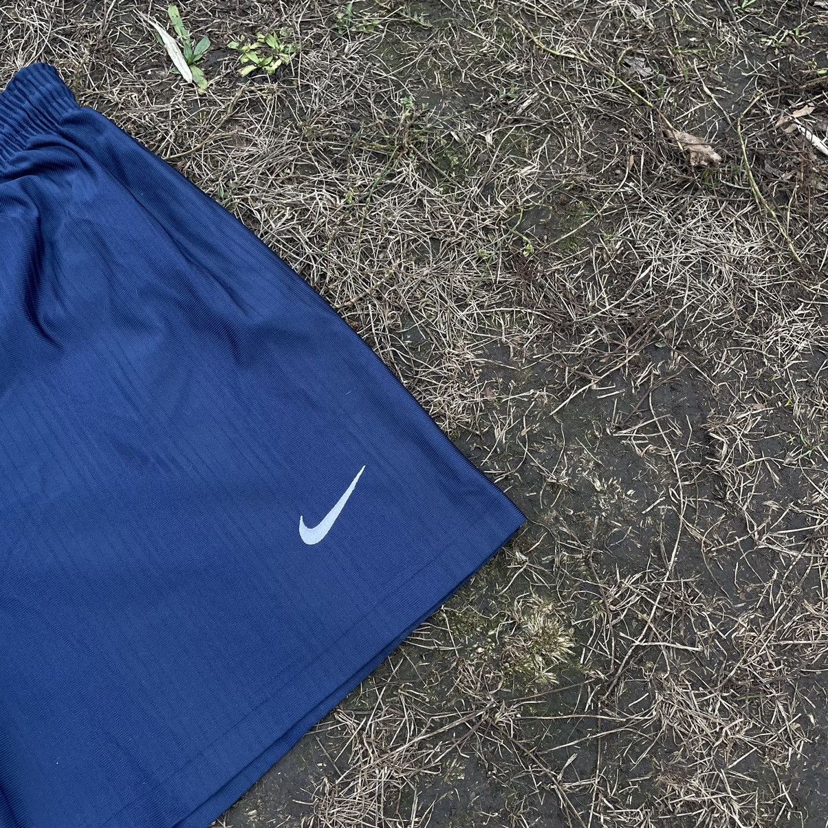 Vintage Vintage Y2K Nike Swoosh Shorts Streetwear Skate Casual 30 Size US 30 / EU 46 - 3 Thumbnail