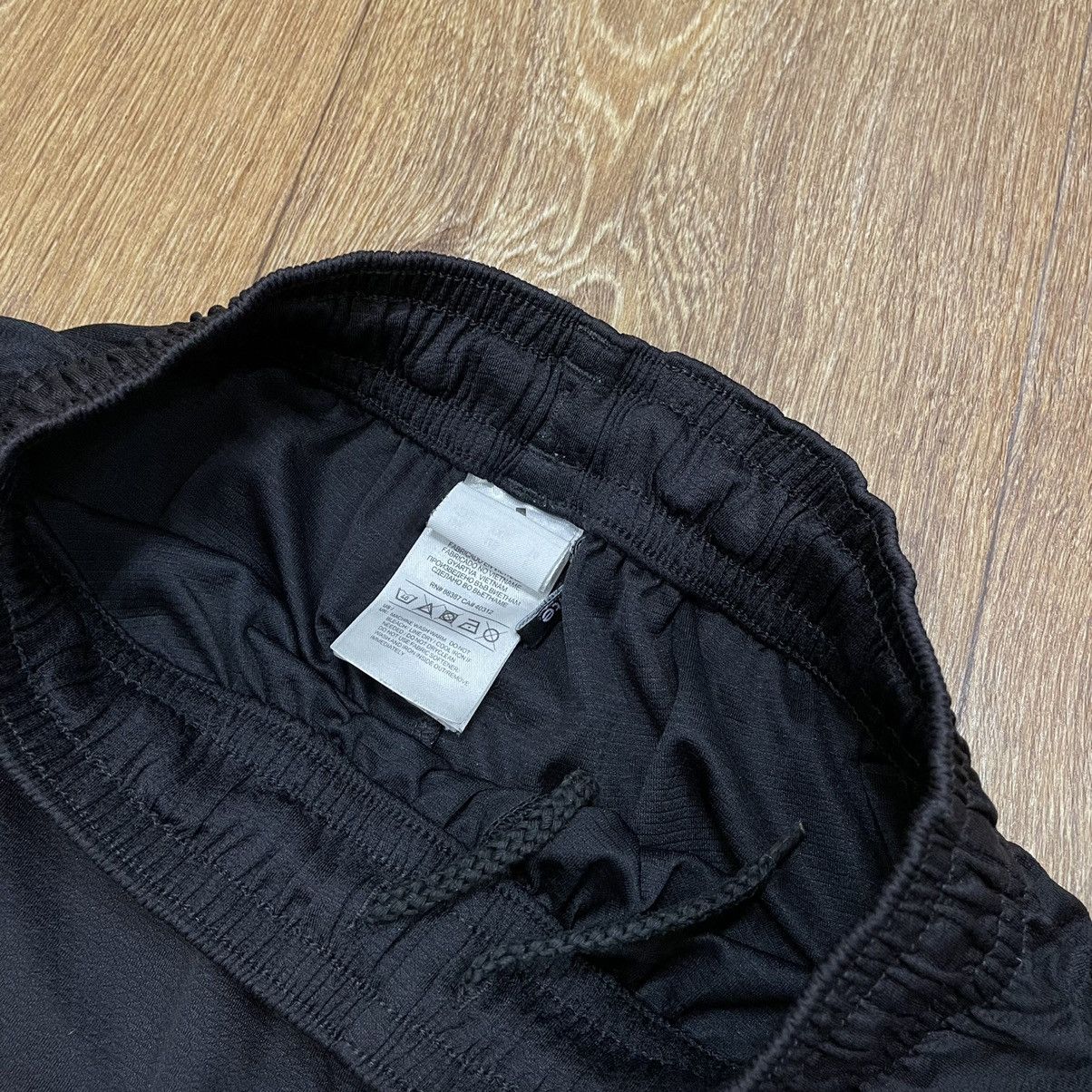 Adidas Vintage Adidas shorts streetwear y2k style casual size S Size US 30 / EU 46 - 5 Thumbnail
