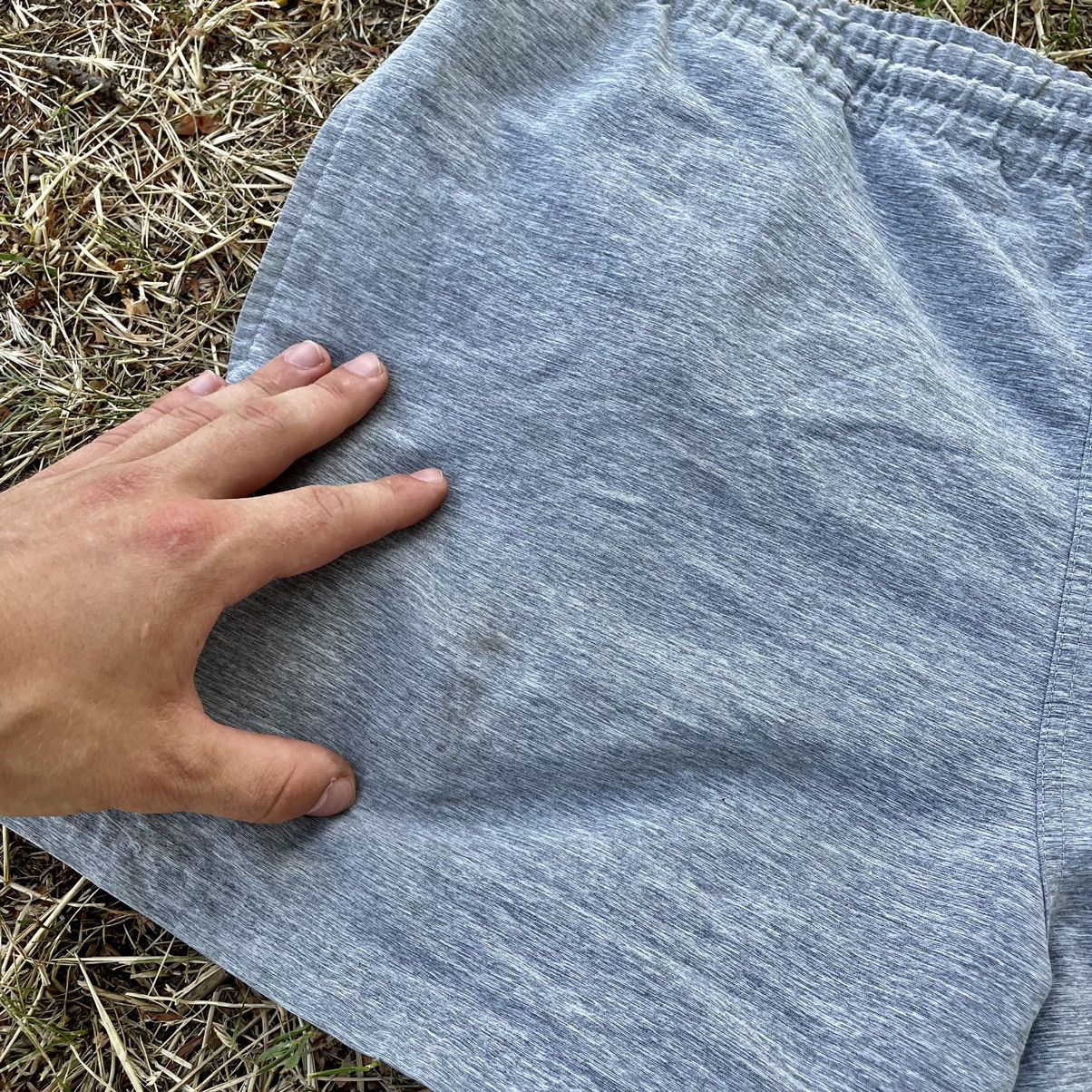 Vintage Vintage Reebok Y2K Grey Shorts Logo Streetwear Cropped 34 Size US 34 / EU 50 - 4 Thumbnail
