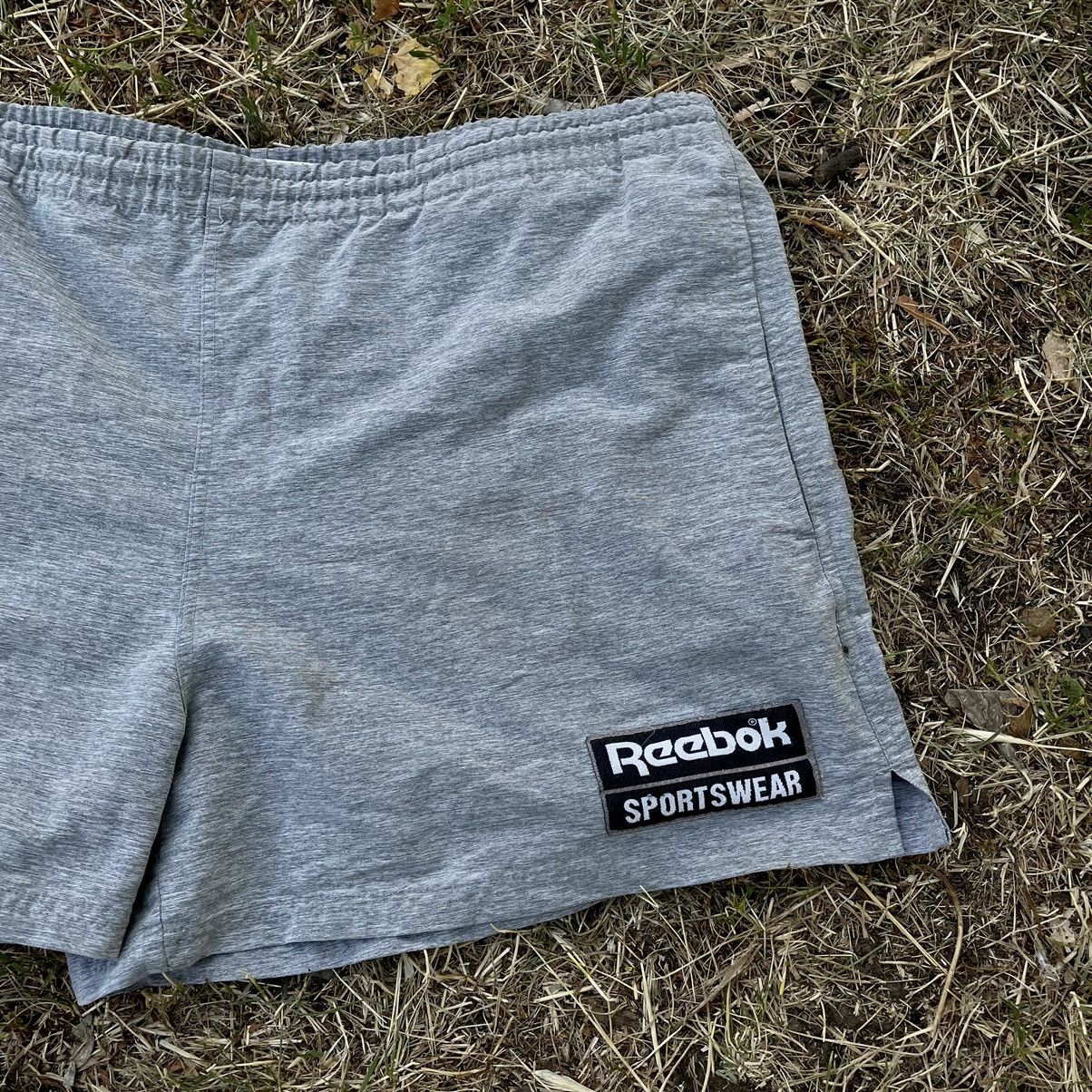 Vintage Vintage Reebok Y2K Grey Shorts Logo Streetwear Cropped 34 Size US 34 / EU 50 - 2 Thumbnail