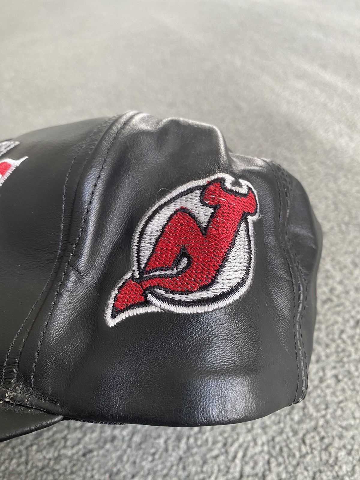 NHL × Vintage Vintage Rare NHL New Jersey Devils Leather SnapBack Hat Size ONE SIZE - 5 Thumbnail