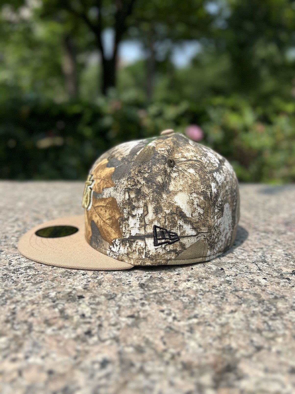MLB × New Era 7 1/8 Bklyncap Real Tree Camo NY Mets Script Metallic Patch Size ONE SIZE - 5 Thumbnail