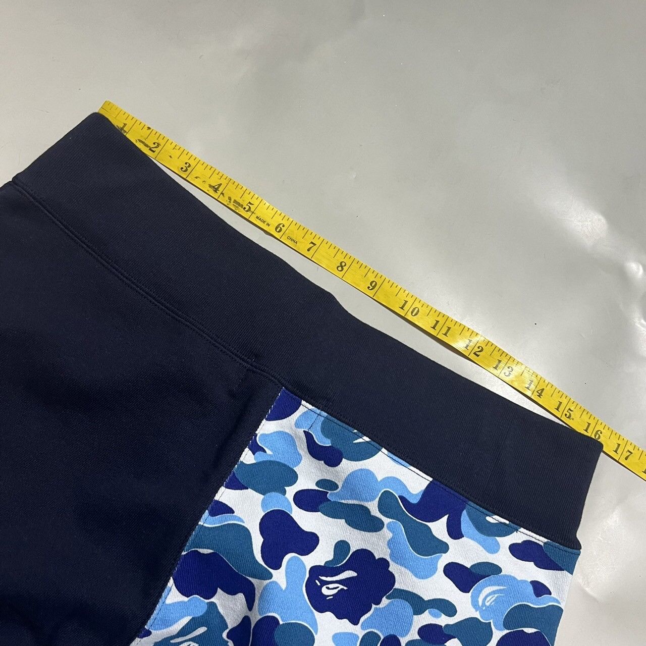 Bape BAPE double shark sweat short pants ABC bluecamo/navy Size US 34 / EU 50 - 7 Thumbnail