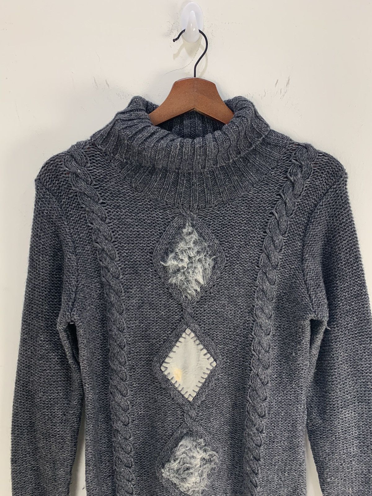 Designer USA Hand Embroider Alpaca Cable Knitwear Turtleneck Sweater Size S / US 4 / IT 40 - 3 Thumbnail