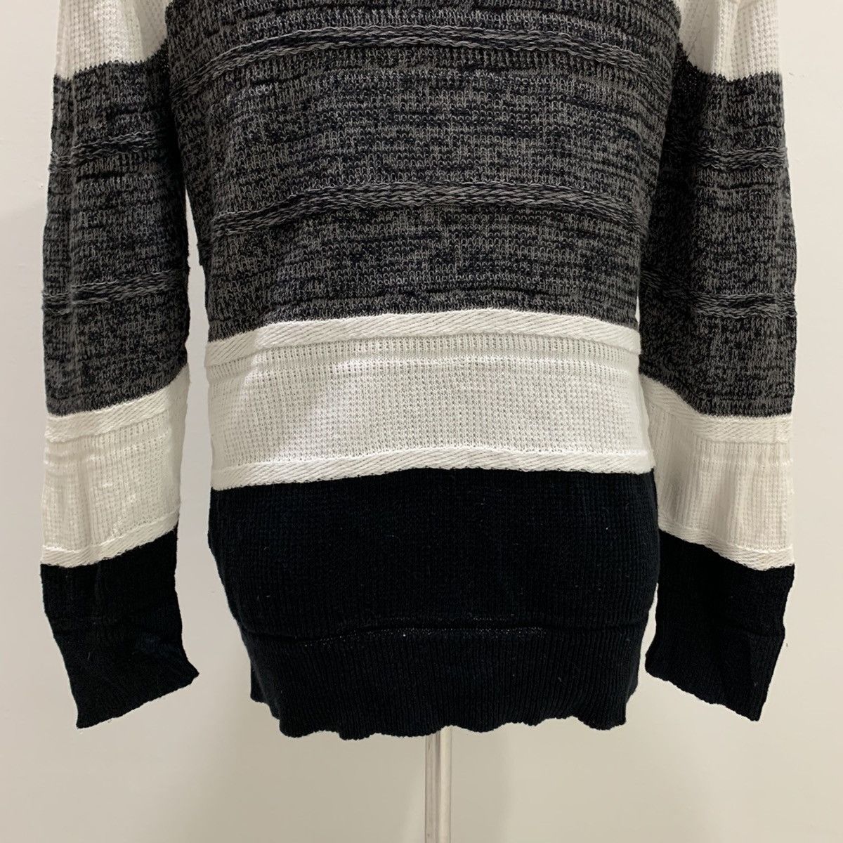 Aran Isles Knitwear CUBICSUGAR Stripe Aran Cable Crochet Moden Knitwear Sweater Size US L / EU 52-54 / 3 - 13 Thumbnail