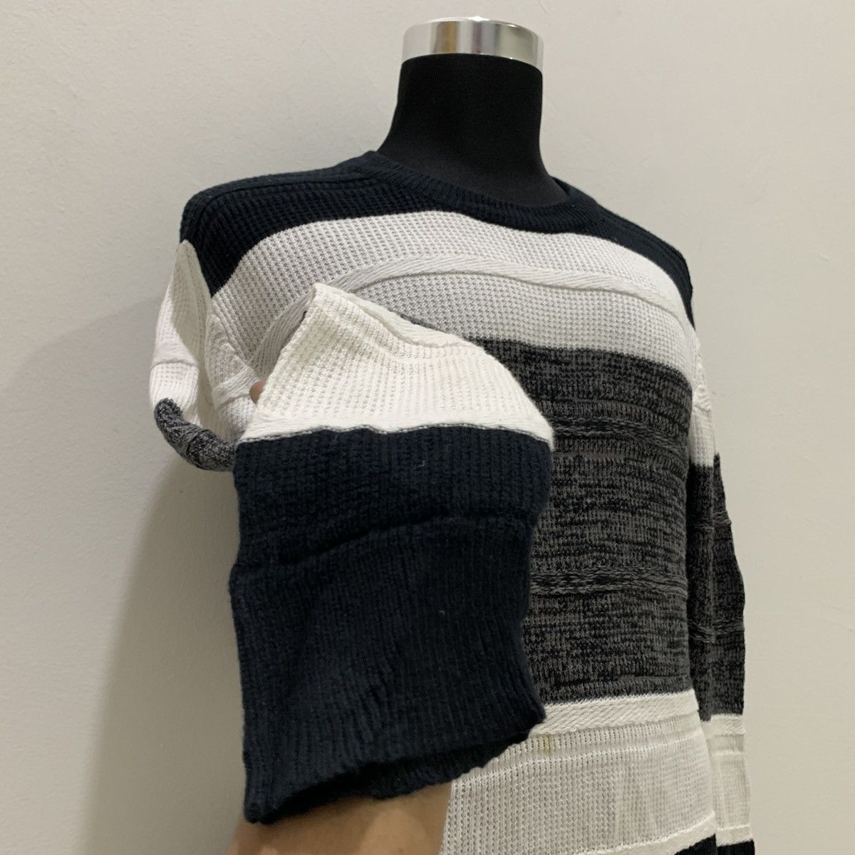 Aran Isles Knitwear CUBICSUGAR Stripe Aran Cable Crochet Moden Knitwear Sweater Size US L / EU 52-54 / 3 - 9 Thumbnail
