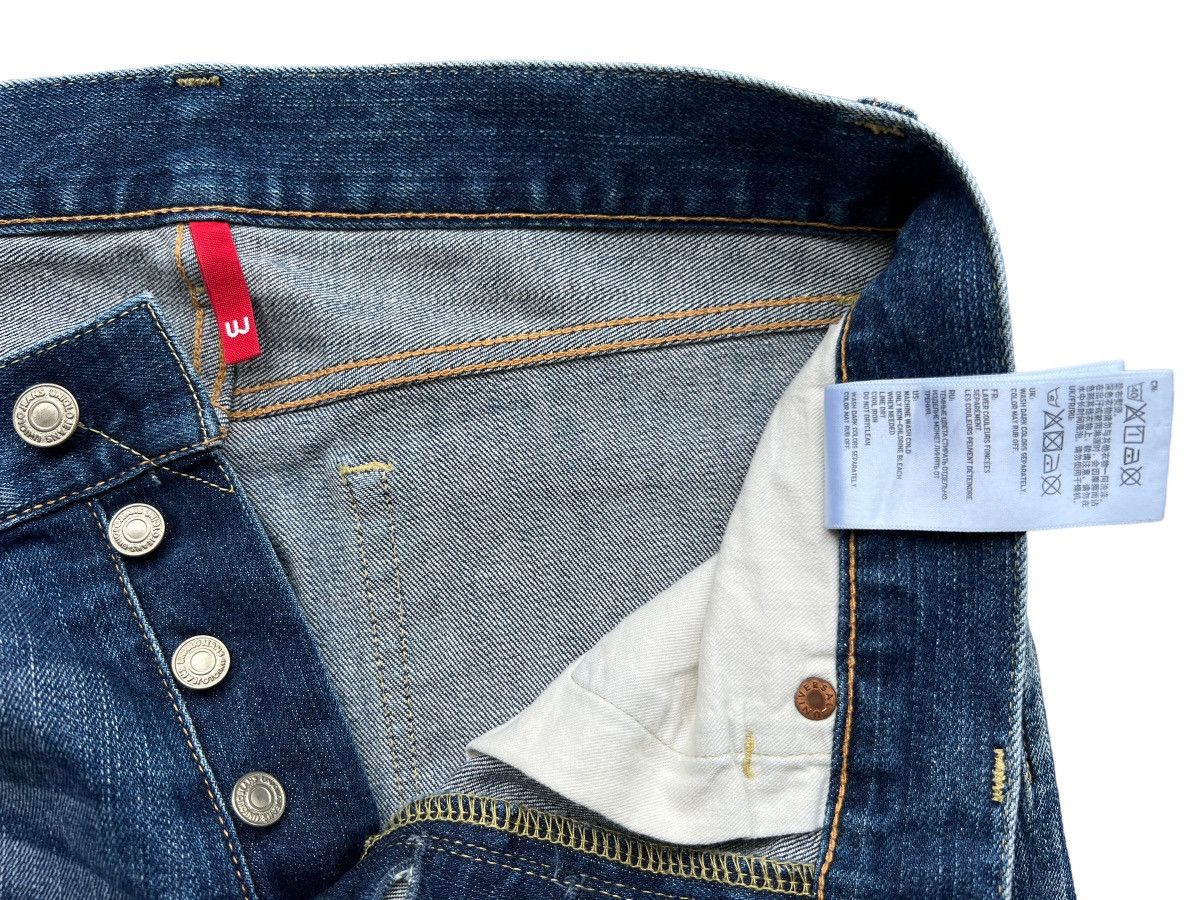 Uniqlo Uniqlo UJ Japan Distressed Ripped Faded Denim Jeans 31x31 Size US 31 - 12 Thumbnail