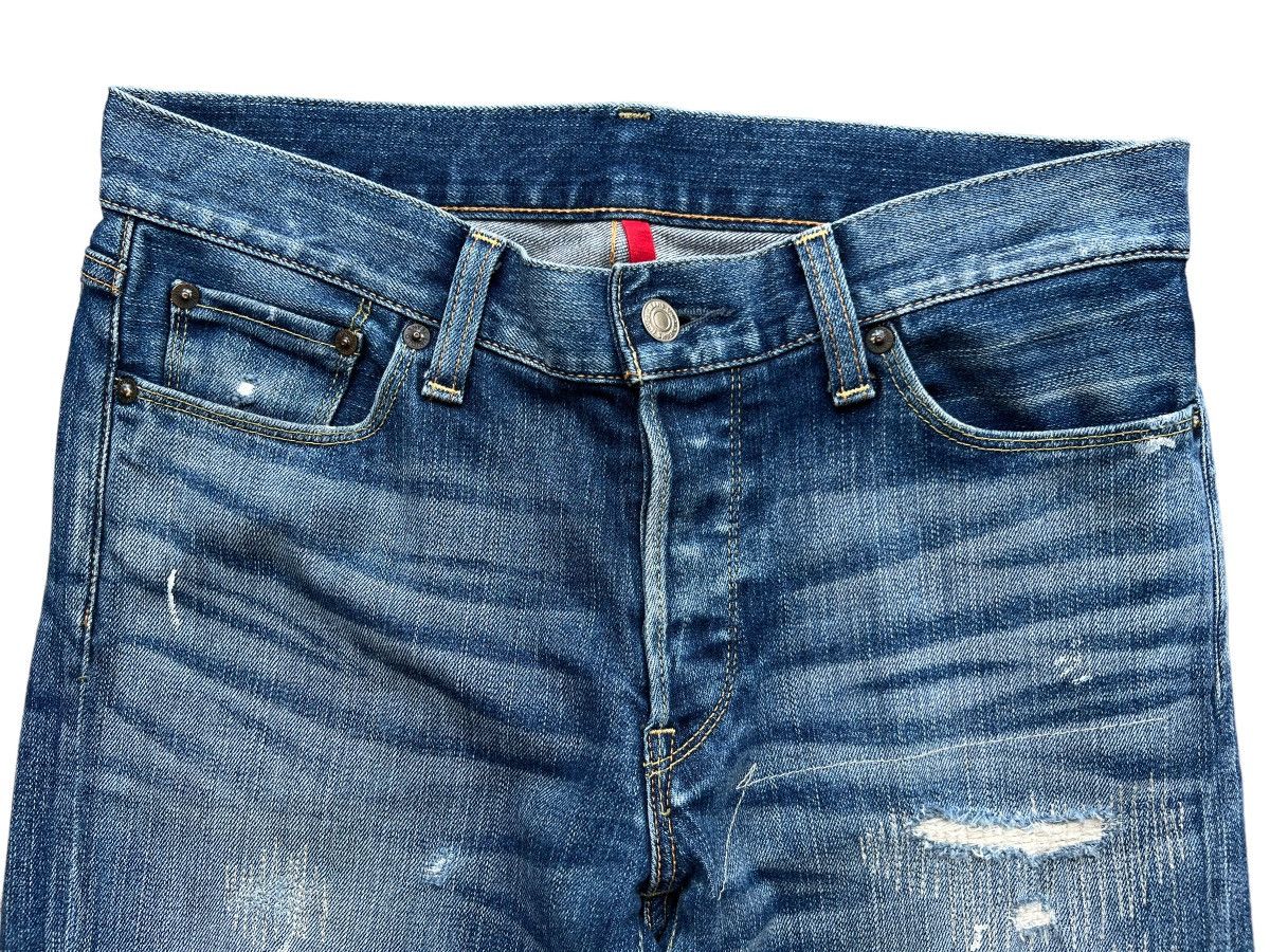 Uniqlo Uniqlo UJ Japan Distressed Ripped Faded Denim Jeans 31x31 Size US 31 - 7 Thumbnail