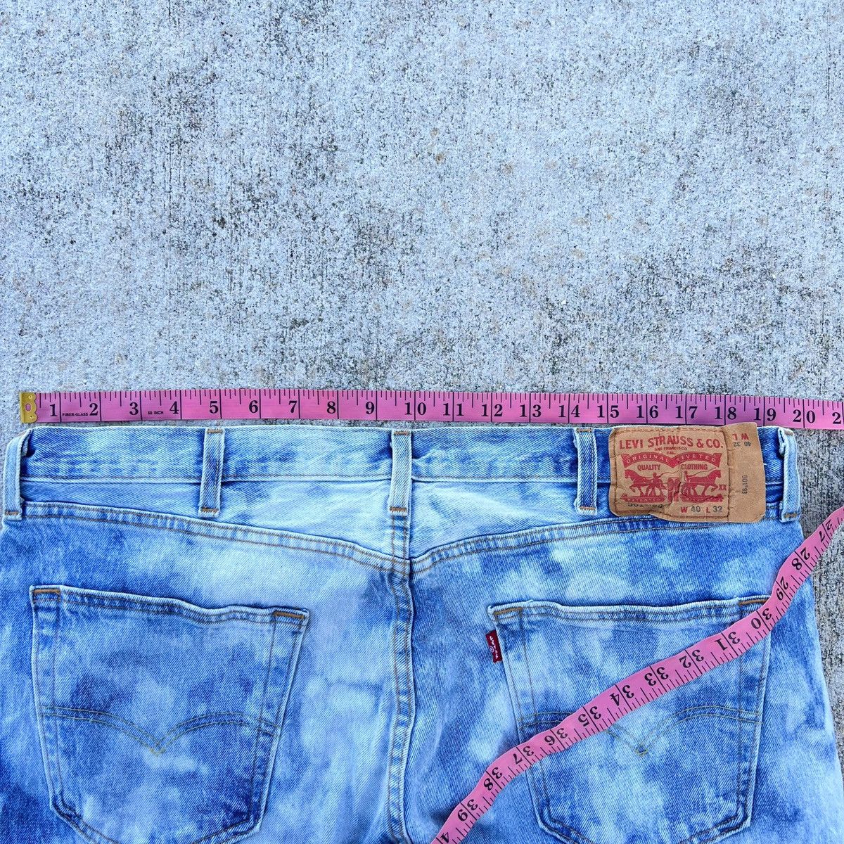Levi's Levi’s Bleach Washed 39 x 32 Denim Jeans Size US 39 - 9 Thumbnail
