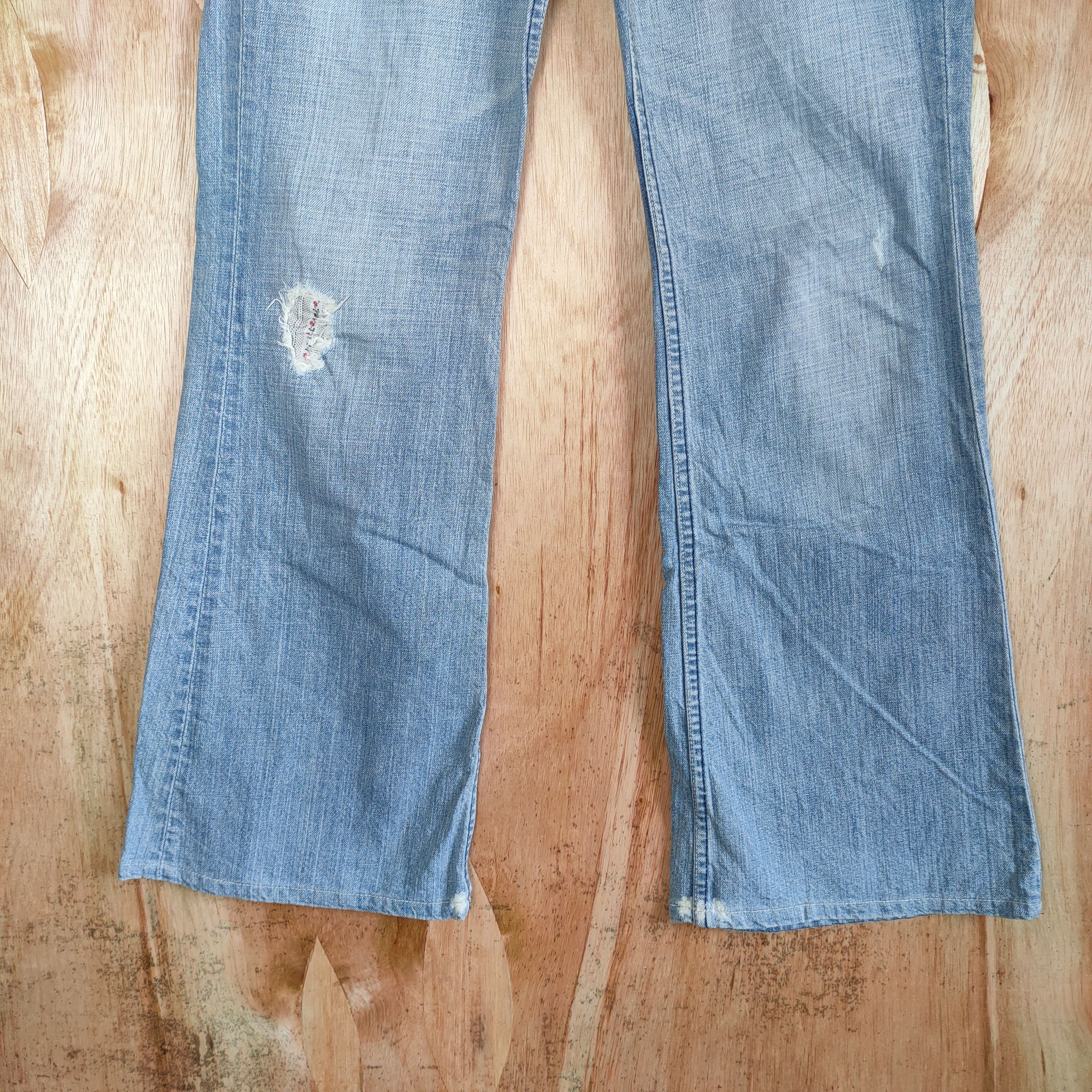 Levi's Vintage Clothing LEVI'S FLARE FADED DISTRESSED DENIM FLARE JEANS Size US 29 - 3 Thumbnail