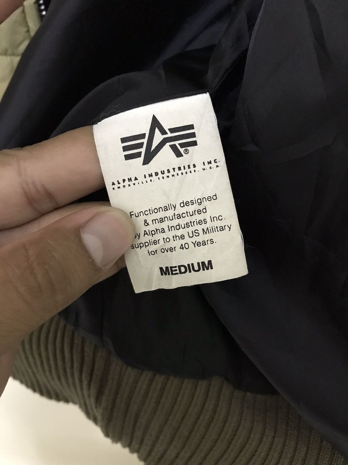 Alpha Industries × Vintage Vintage Alpha Industries Military Puffer Jacket Size US M / EU 48-50 / 2 - 13 Thumbnail