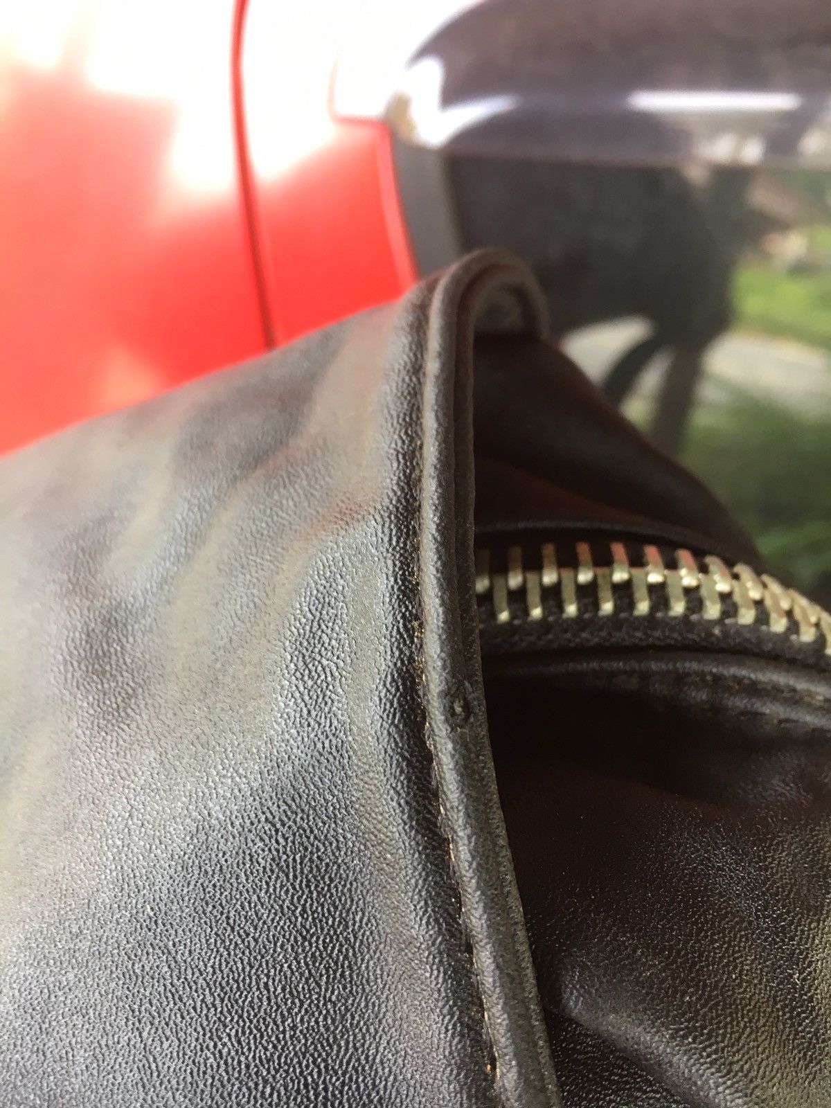 VINTAGE GUESS BLACK MASENGER BAG