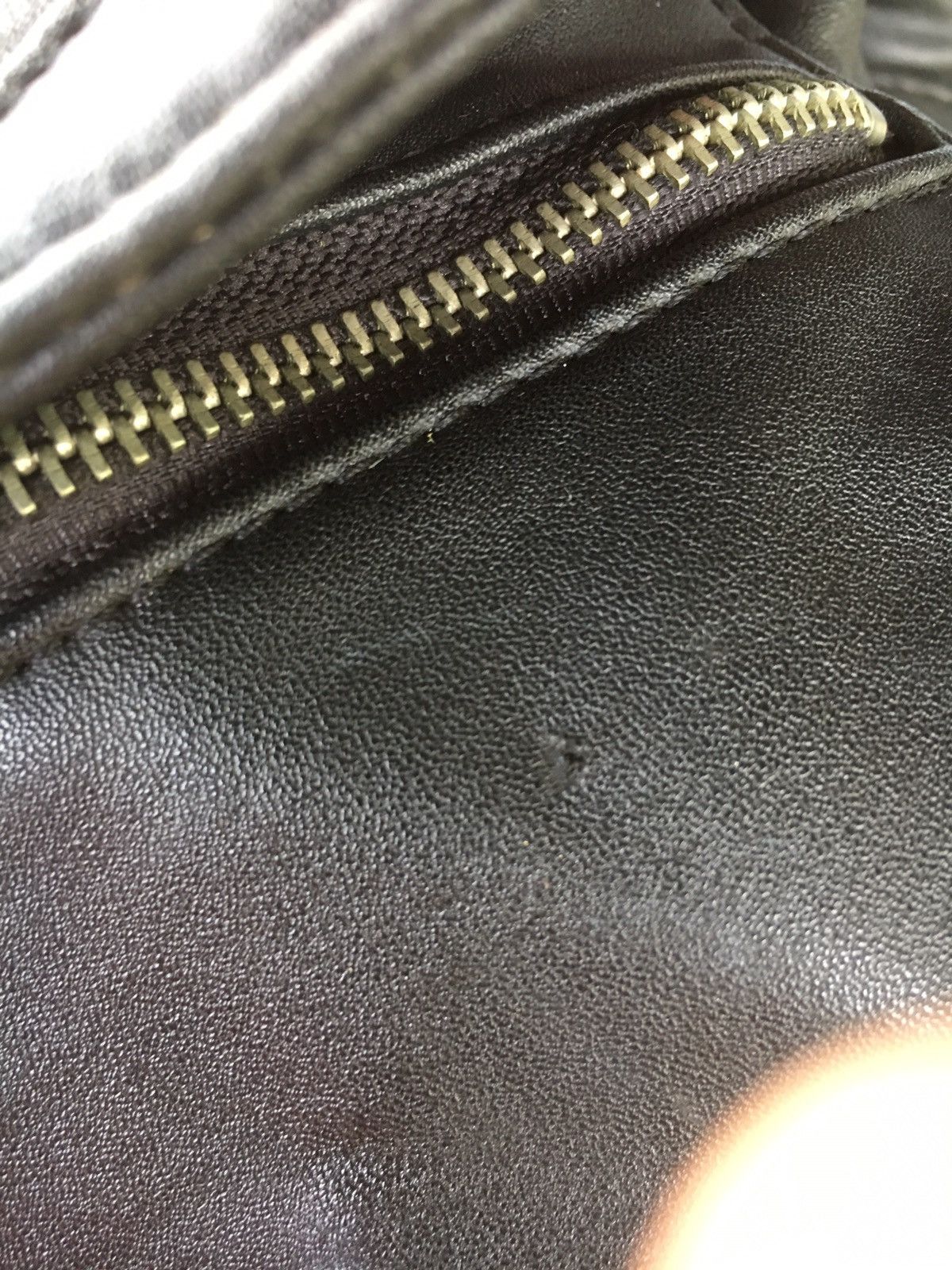 VINTAGE GUESS BLACK MASENGER BAG
