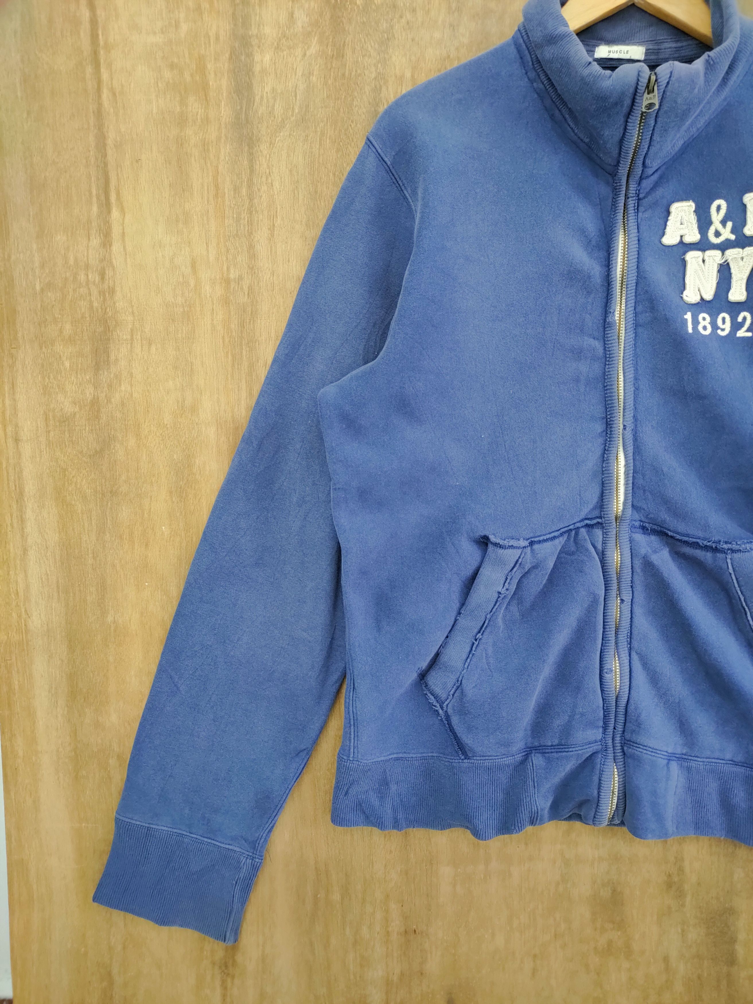 Abercrombie & Fitch × Vintage × X-LARGE ABERCROMBIE AND FITCH X-LARGE DISTRESSED FADED SWEATSHIRT Size US L / EU 52-54 / 3 - 3 Thumbnail
