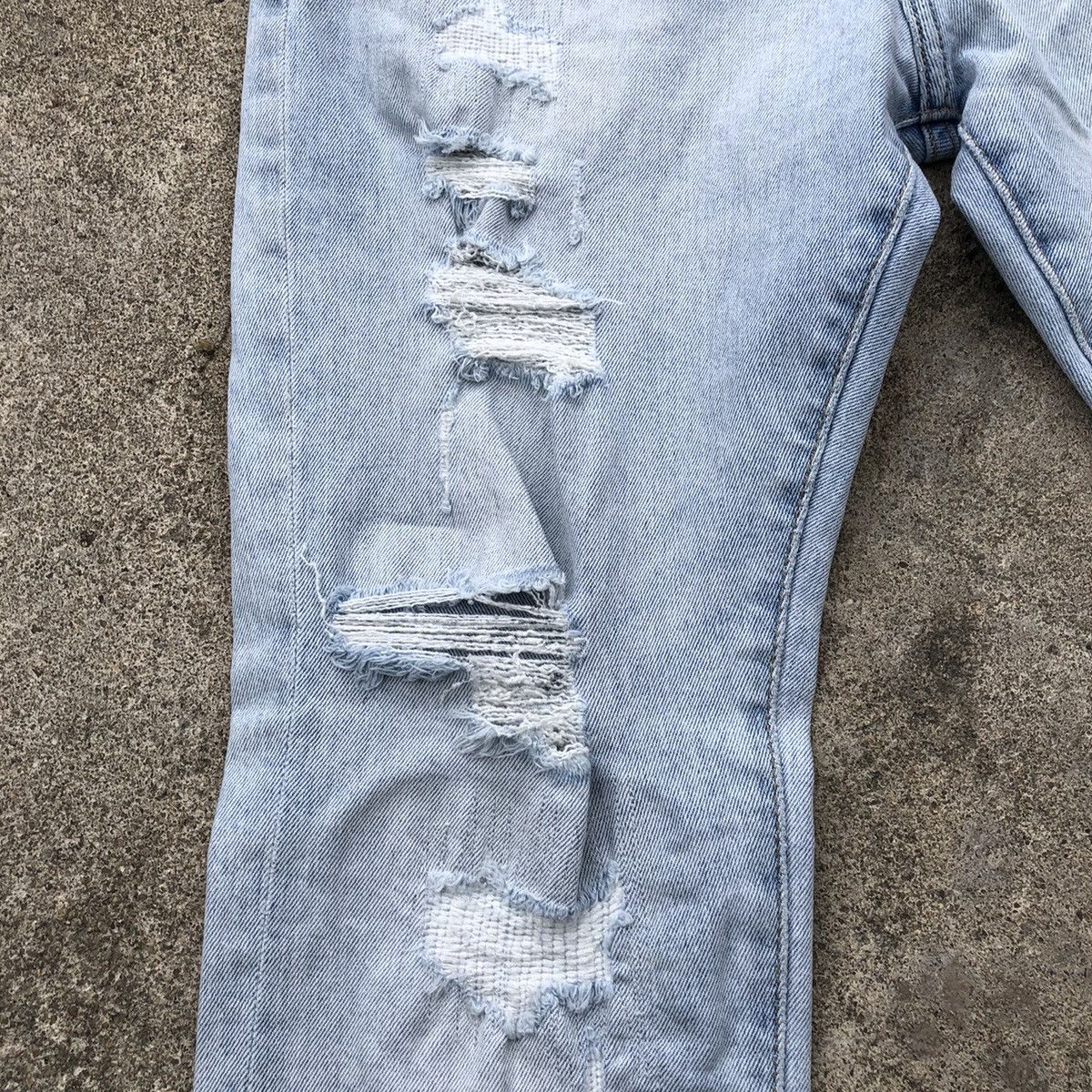 H&M × Japanese Brand 🔥Thrash🔥H&M Stoned Wash Rips Distress Skinny Denim Jeans Size US 32 / EU 48 - 8 Thumbnail
