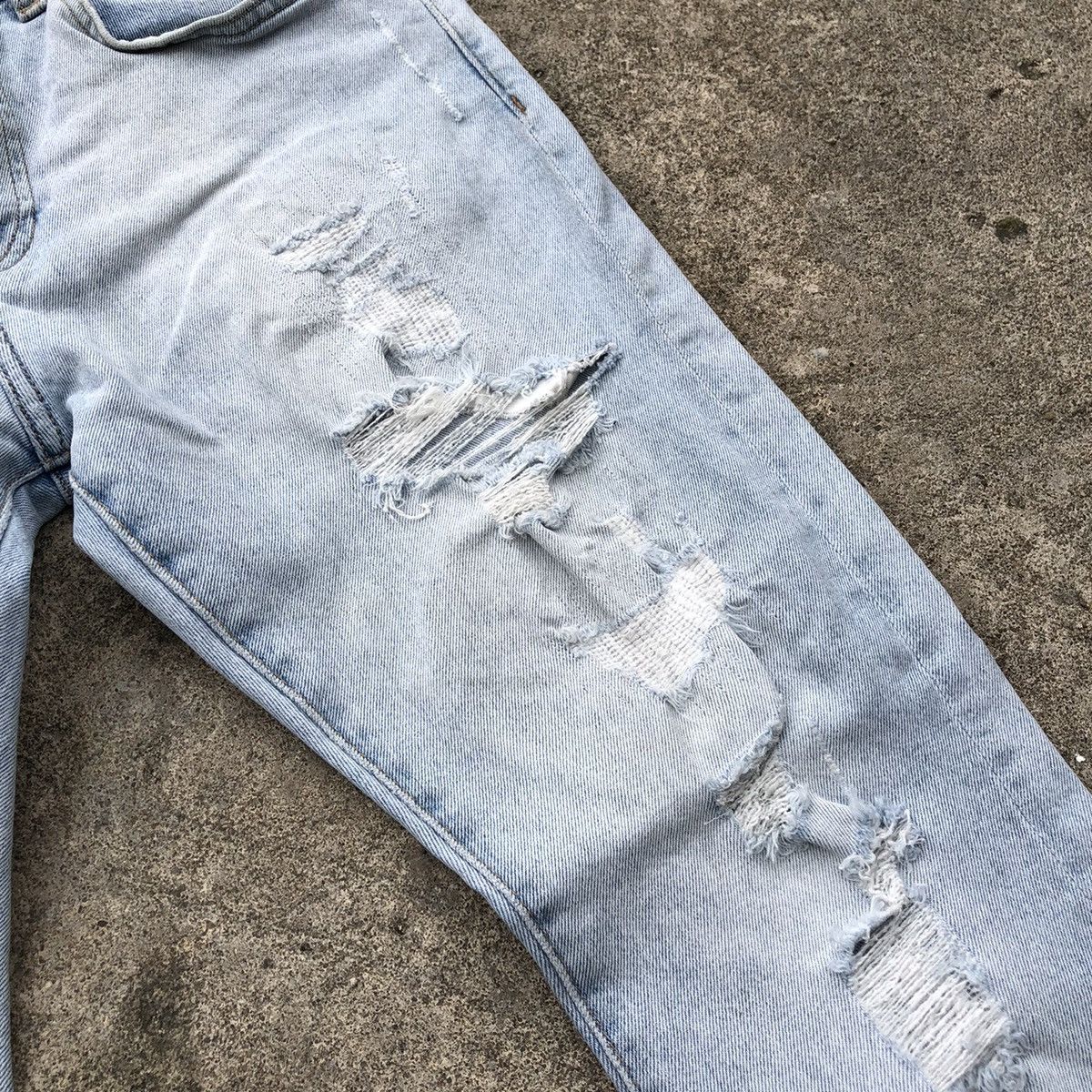H&M × Japanese Brand 🔥Thrash🔥H&M Stoned Wash Rips Distress Skinny Denim Jeans Size US 32 / EU 48 - 9 Thumbnail