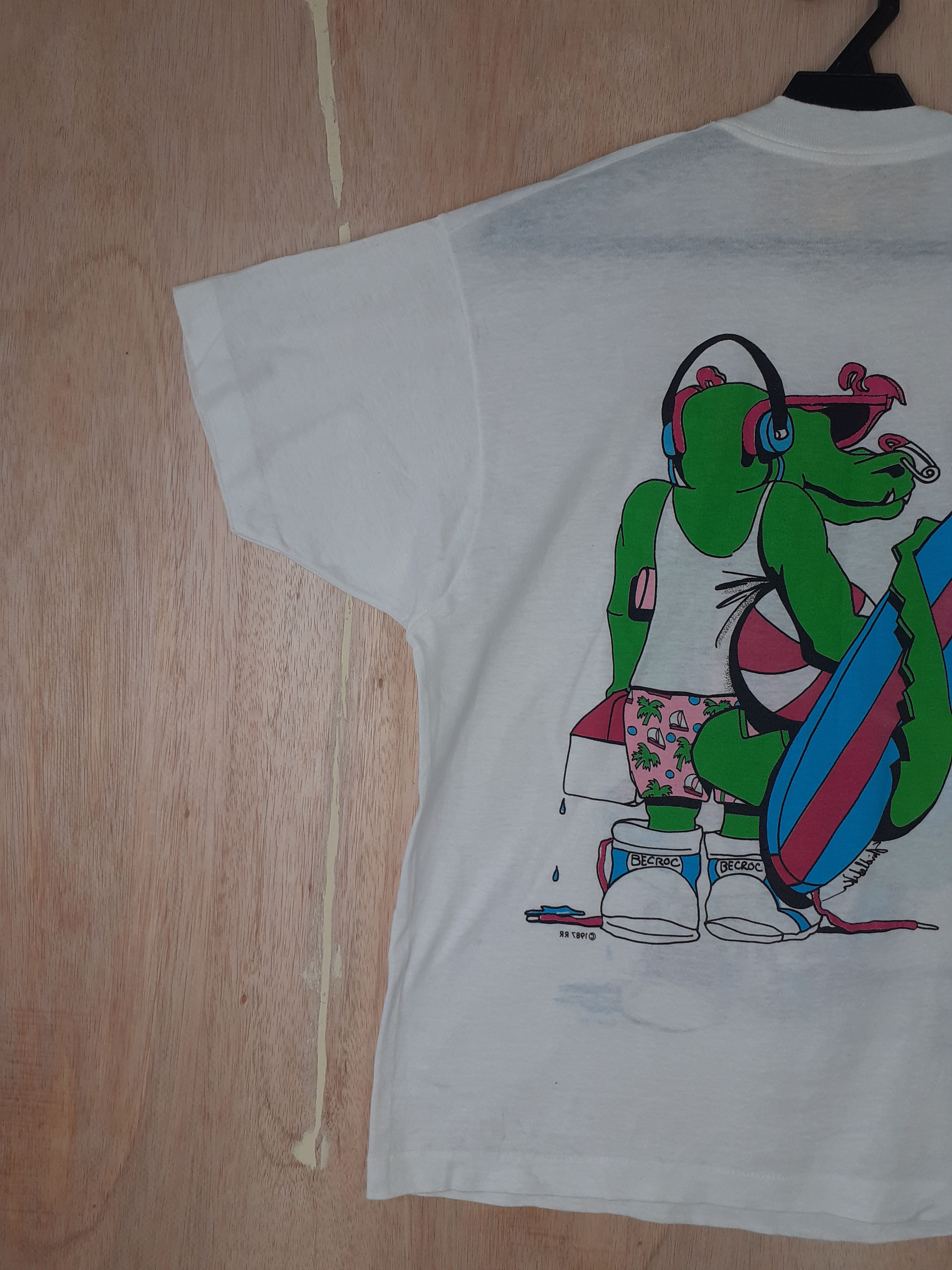 Collect and Select DL 80' Party Animal (Nassan Bahamas) becroc vintage #2747 Size US M / EU 48-50 / 2 - 10 Thumbnail