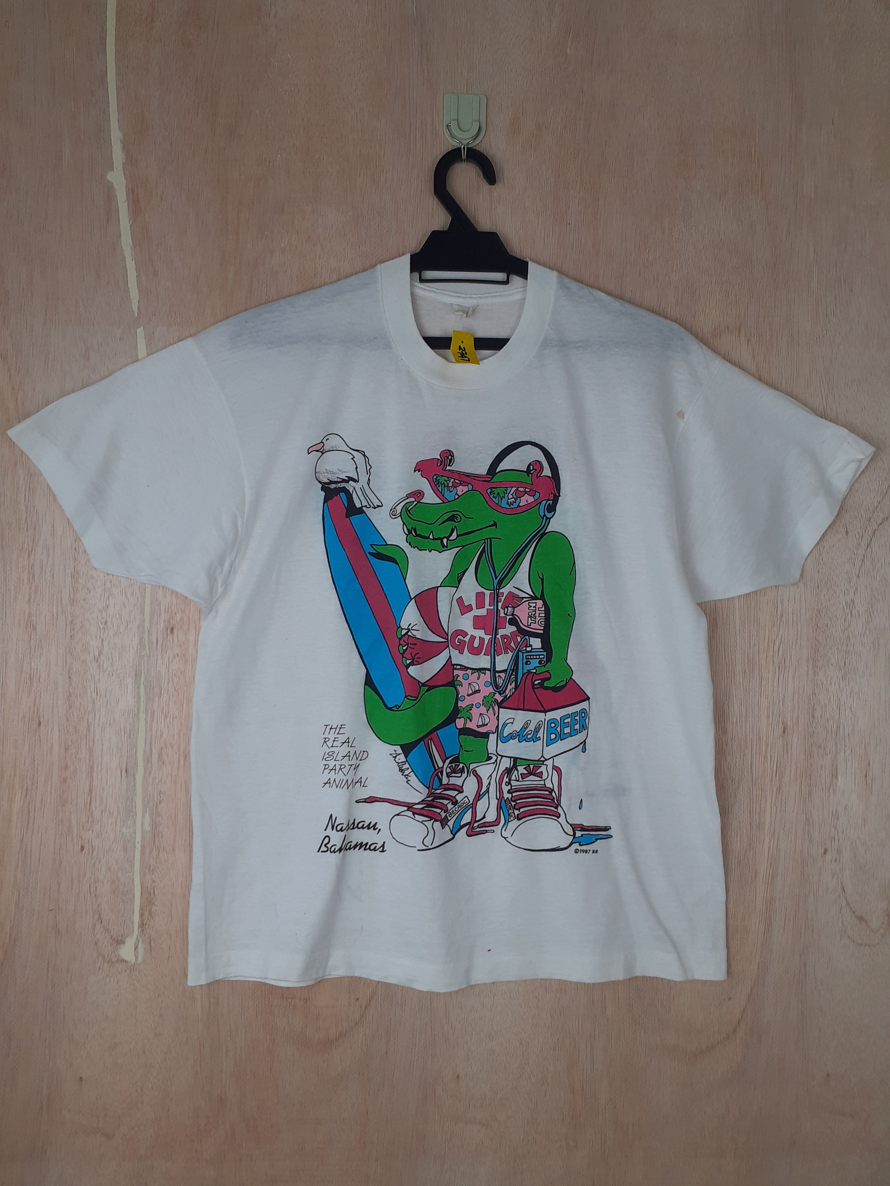 Collect and Select DL 80' Party Animal (Nassan Bahamas) becroc vintage #2747 Size US M / EU 48-50 / 2 - 1 Thumbnail