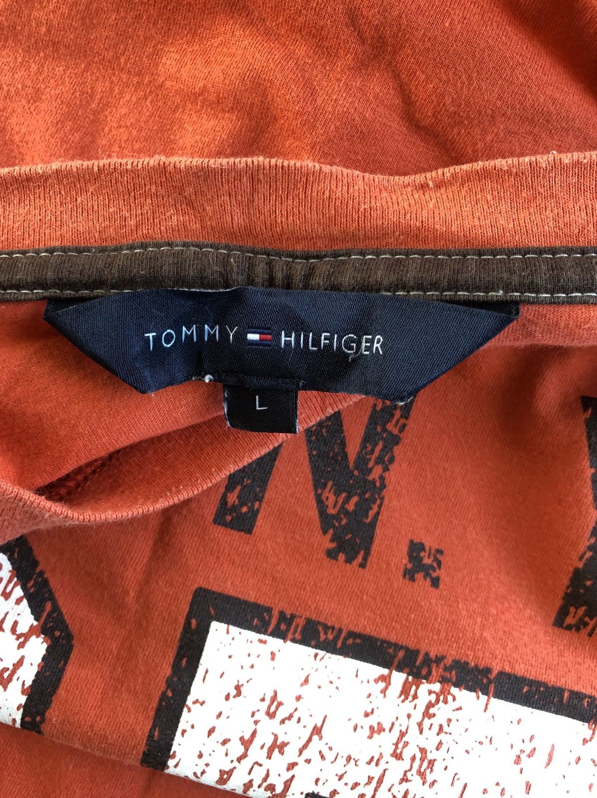 Tommy Hilfiger Rare Vintage TOMMY HILFIGER Spell Out Big Logo Shirt Size US L / EU 52-54 / 3 - 2 Thumbnail