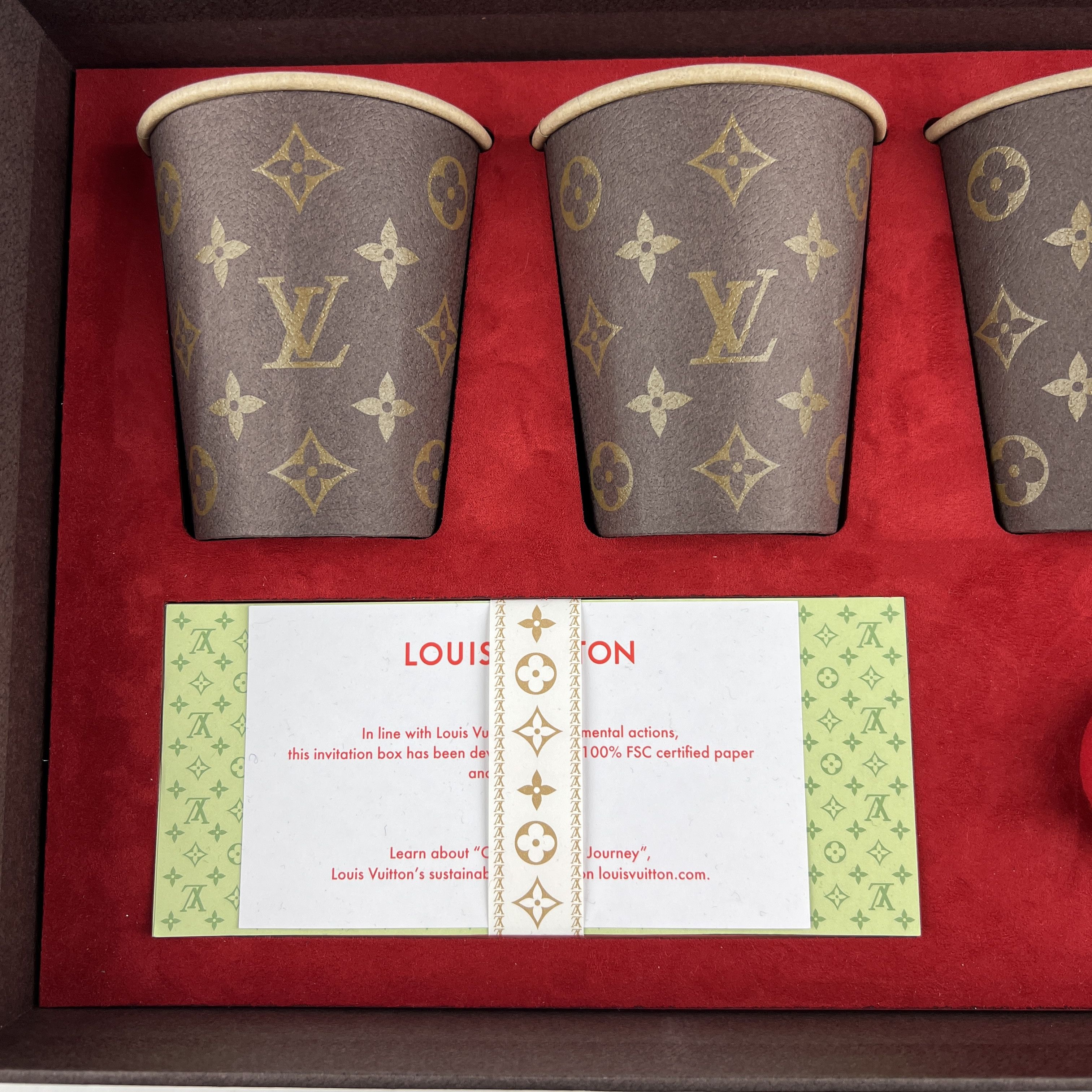Louis Vuitton Louis Vuitton SS22 Show Invitation Beer Pong Cup & Ball Game Size ONE SIZE - 6 Thumbnail