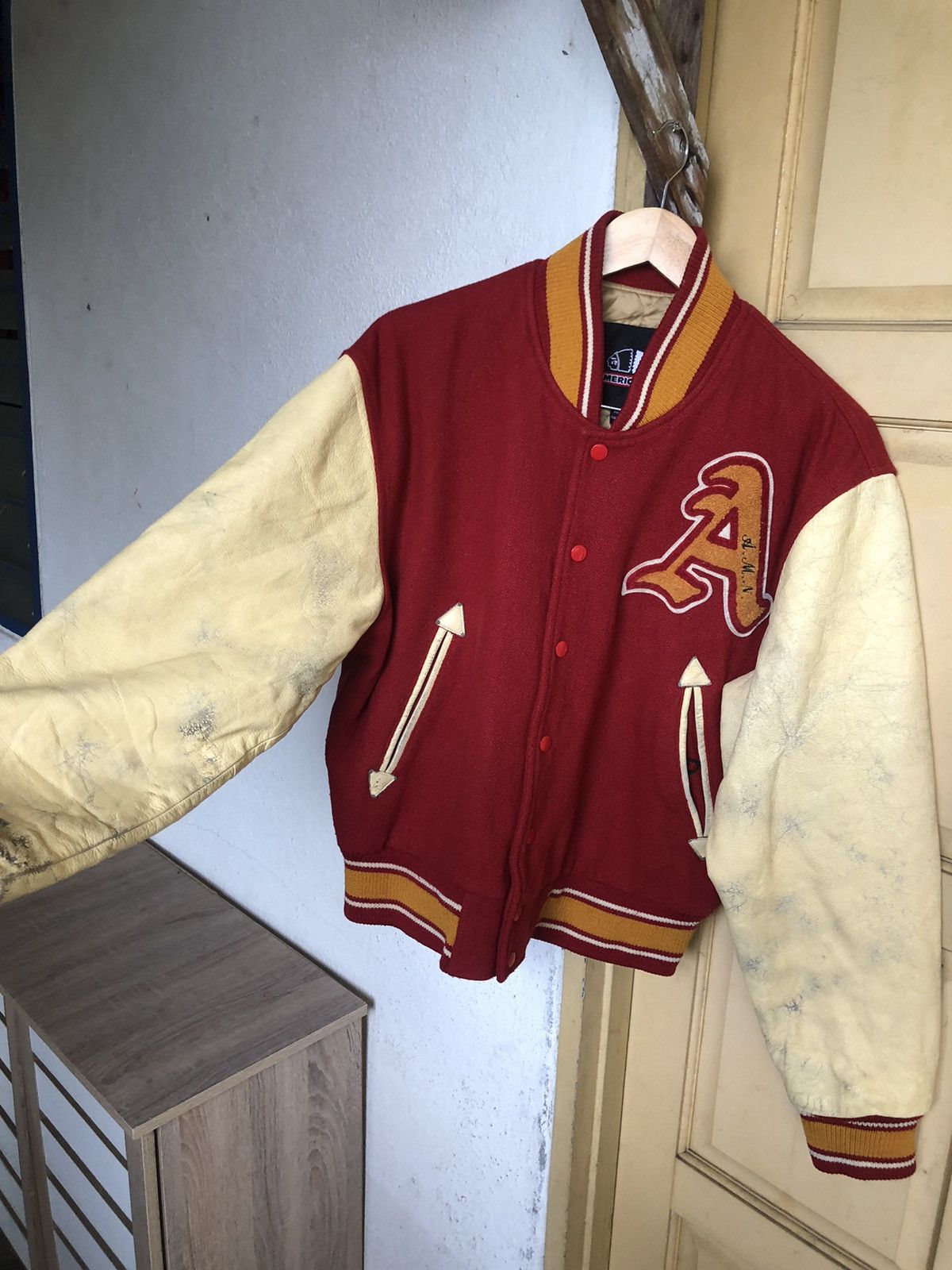 Vintage Vintage Americanino Arm Leather Varsity Jacket Size US L / EU 52-54 / 3 - 13 Thumbnail