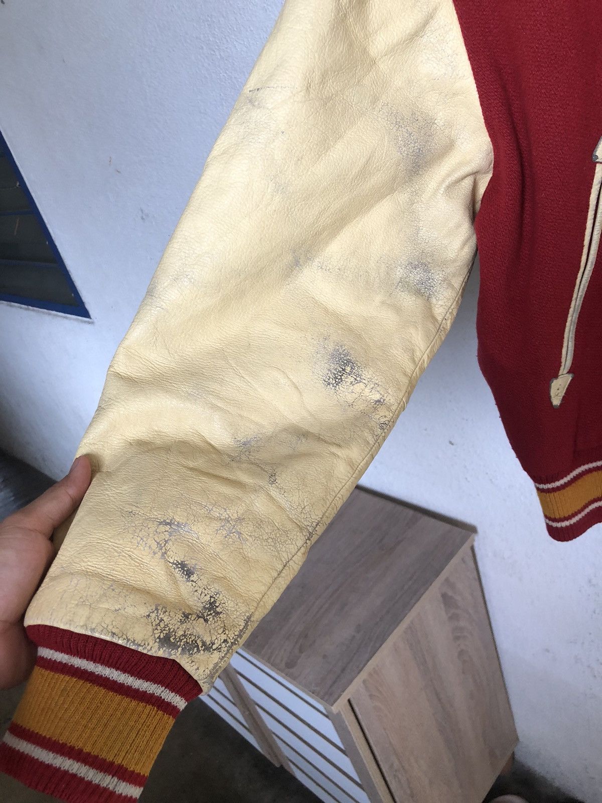 Vintage Vintage Americanino Arm Leather Varsity Jacket Size US L / EU 52-54 / 3 - 8 Thumbnail