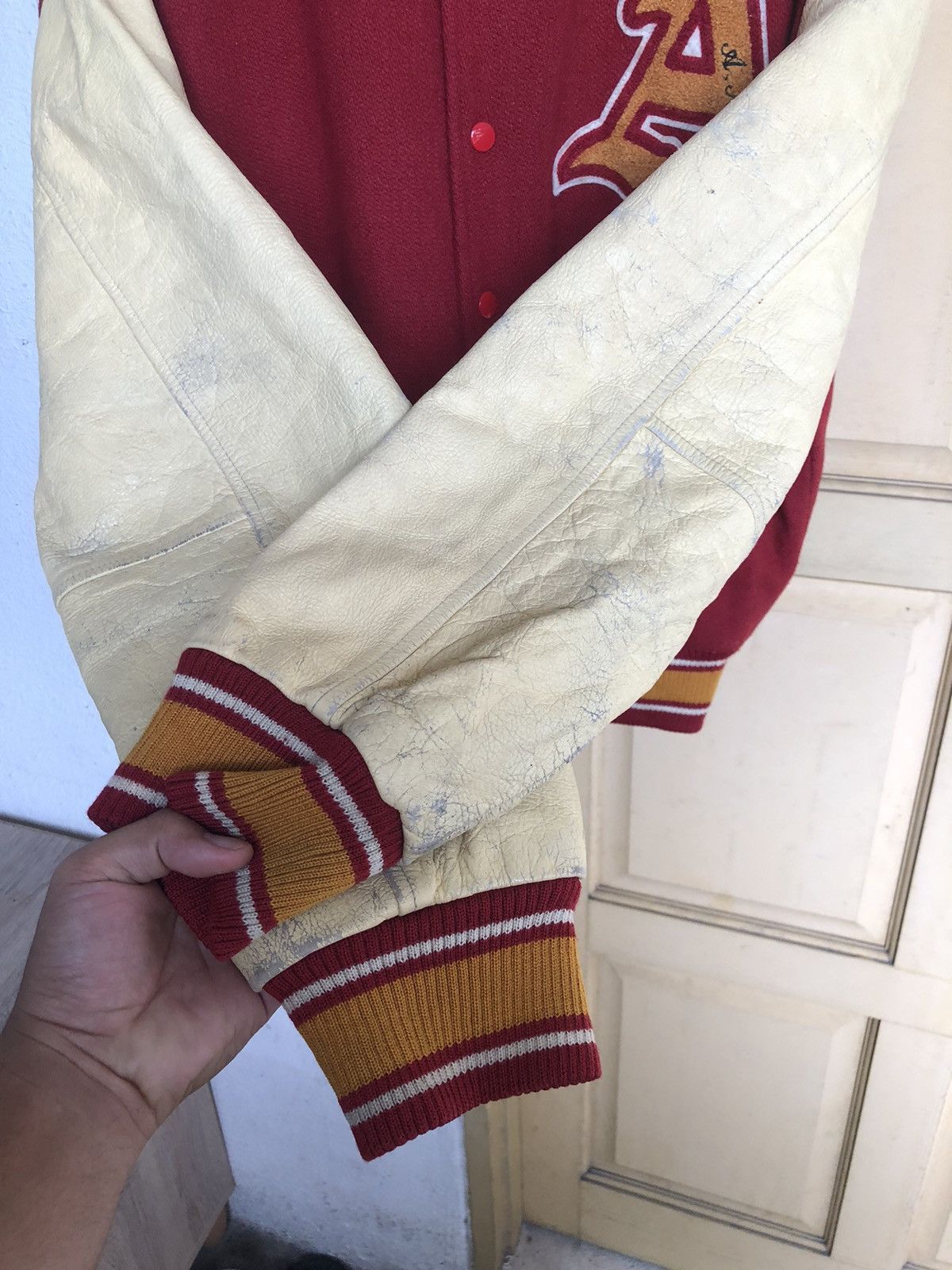 Vintage Vintage Americanino Arm Leather Varsity Jacket Size US L / EU 52-54 / 3 - 10 Thumbnail