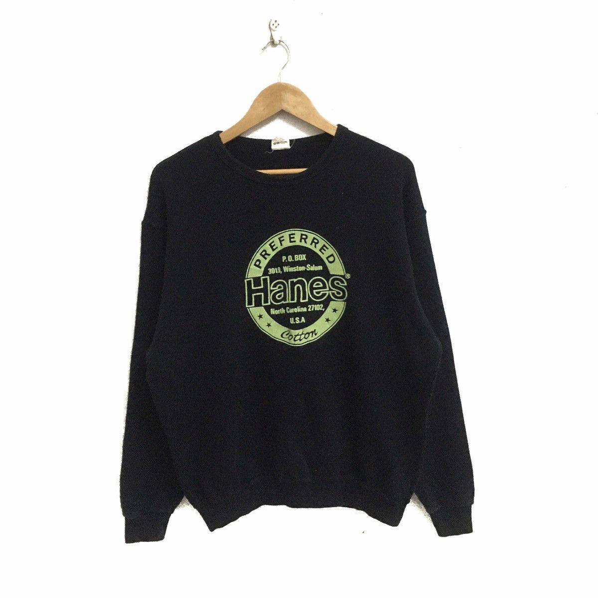 image of Hanes Big Logo Sportswear Sweatshirt Pullover Jumper in Black, Men's (Size Large)