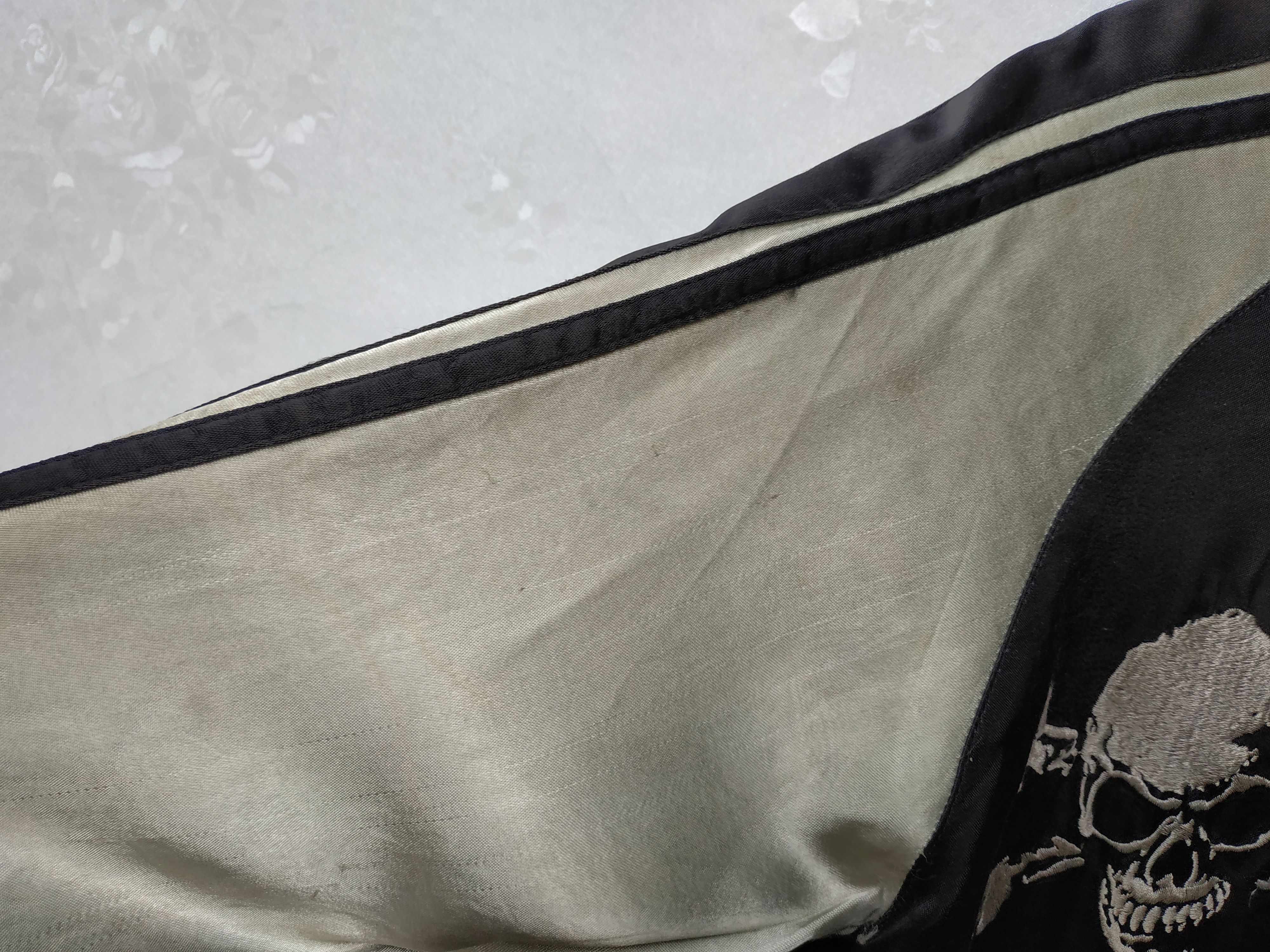 Japanese Brand Fit S to M, Reversible Rayon Skulls Souvenir Jacket Size US M / EU 48-50 / 2 - 15 Thumbnail