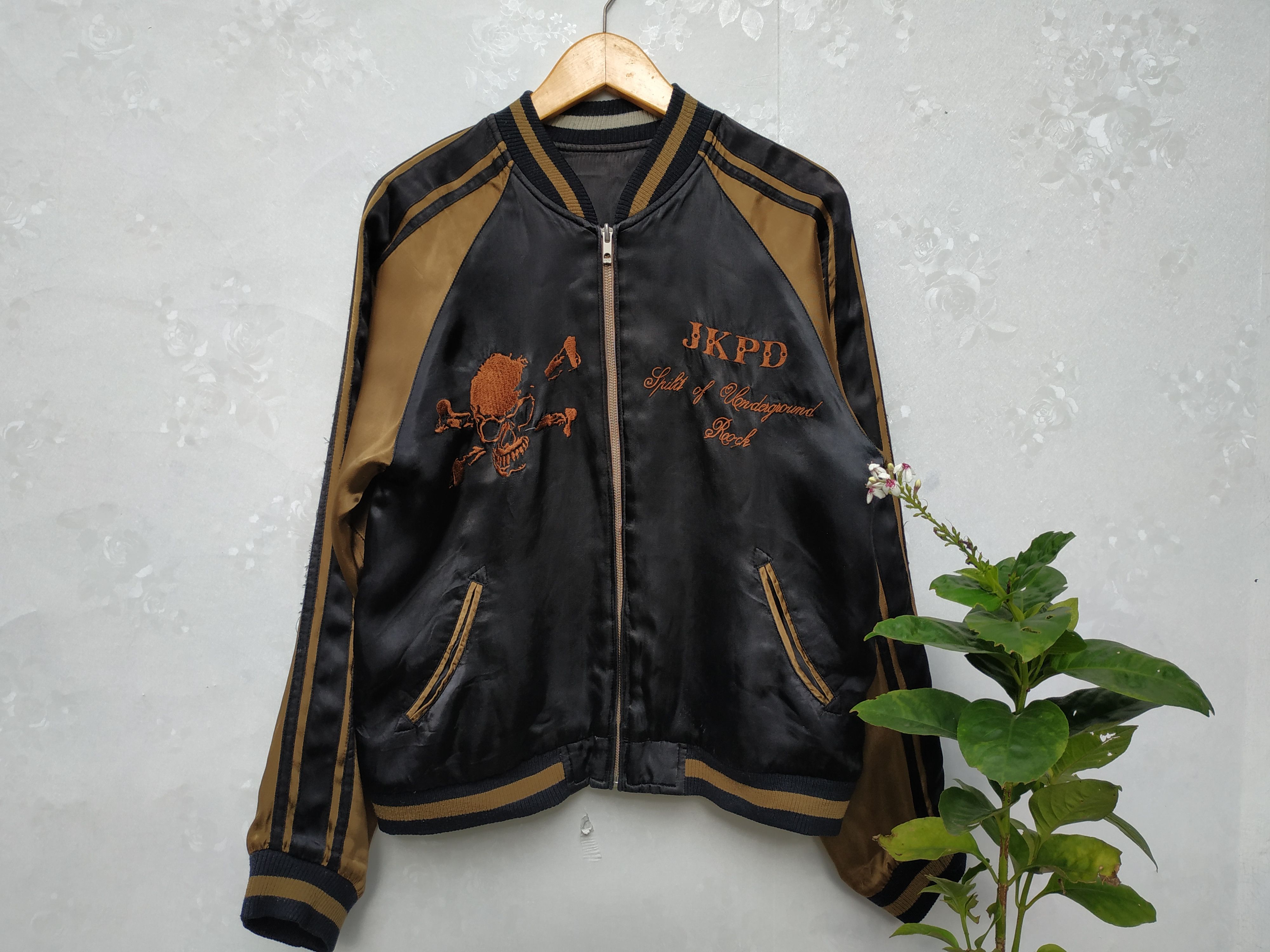 Japanese Brand Fit S to M, Reversible Rayon Skulls Souvenir Jacket Size US M / EU 48-50 / 2 - 2 Thumbnail