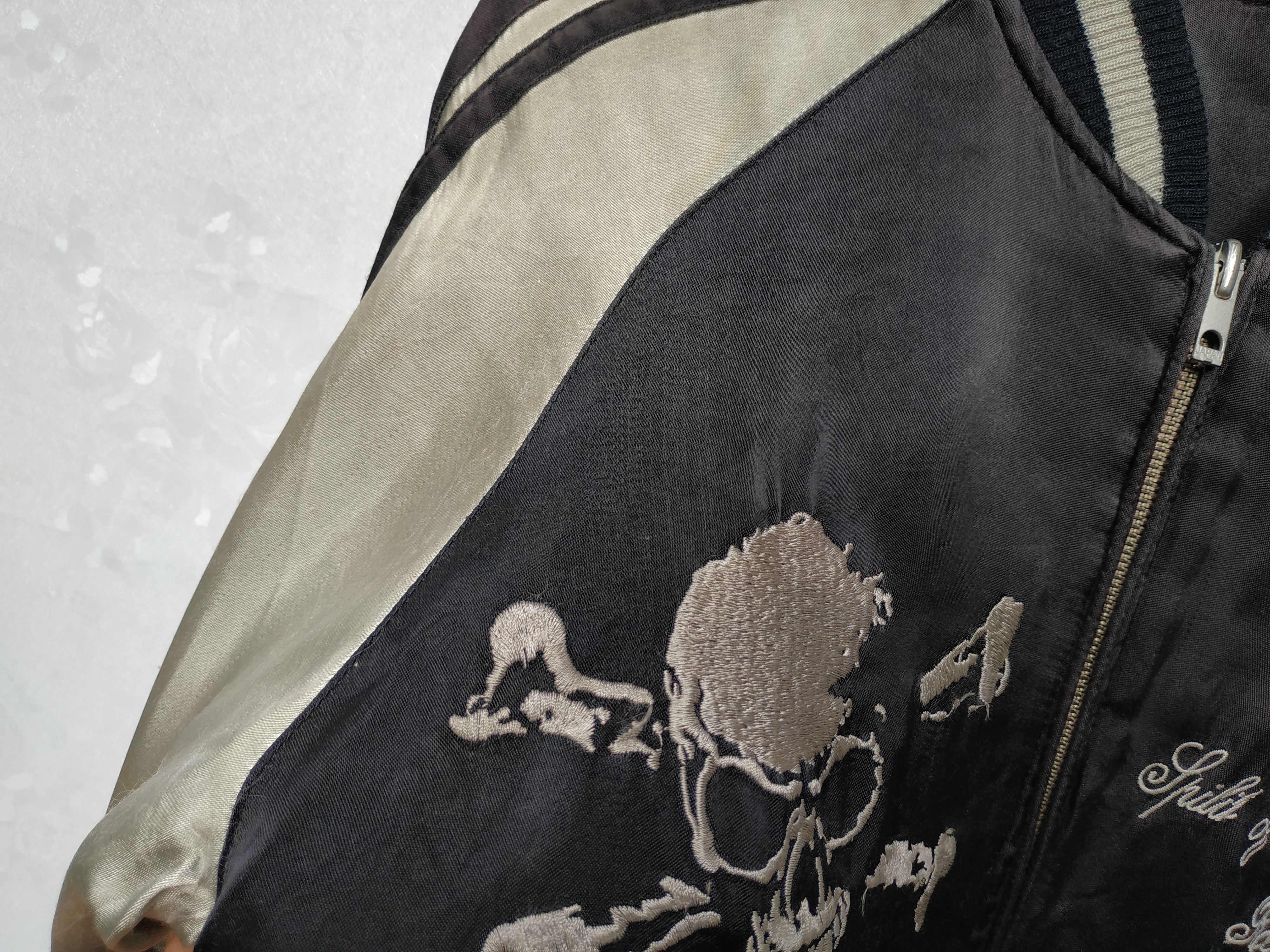 Japanese Brand Fit S to M, Reversible Rayon Skulls Souvenir Jacket Size US M / EU 48-50 / 2 - 16 Thumbnail