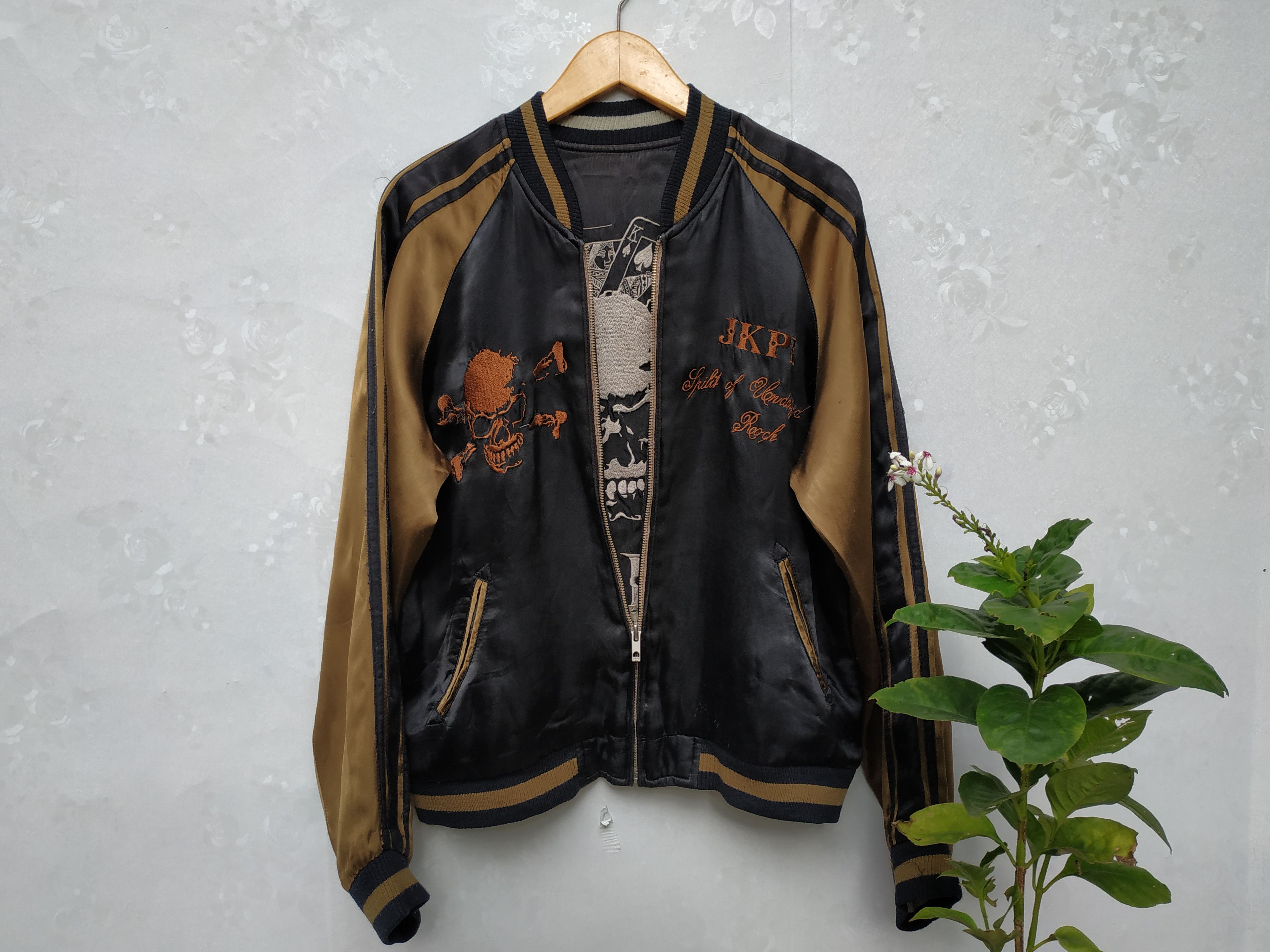 Japanese Brand Fit S to M, Reversible Rayon Skulls Souvenir Jacket Size US M / EU 48-50 / 2 - 8 Thumbnail