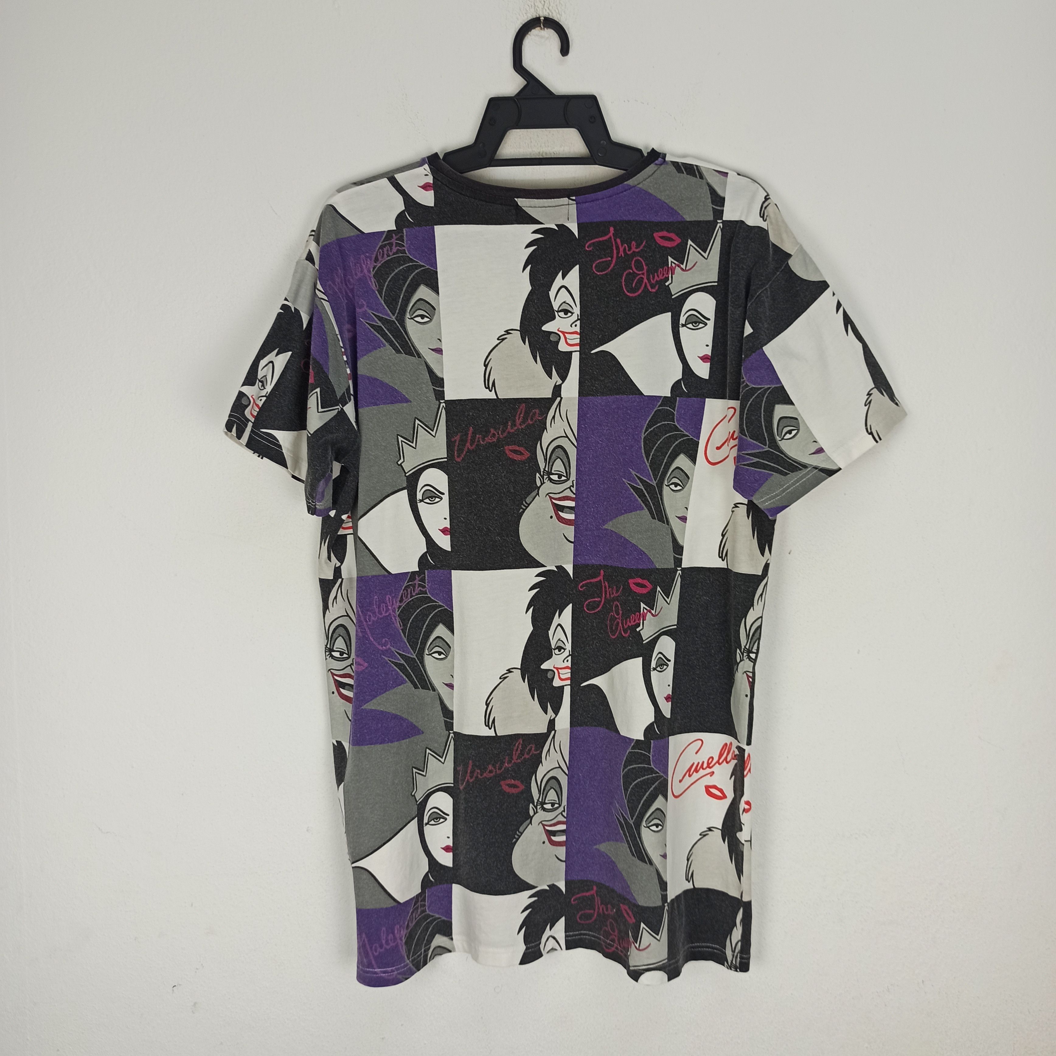 Disney Rare🔥 Disney Queen Evil Characters All Over Print Tshirt Size US M / EU 48-50 / 2 - 4 Thumbnail