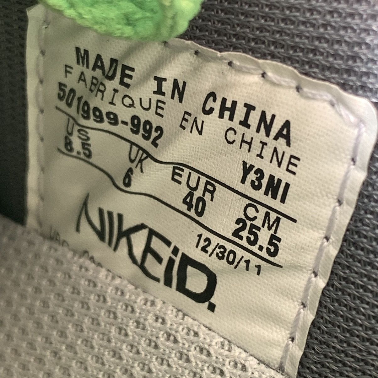 Nike !NEW 2011 Nike Dunk Low Corduroy ID Green Grey Medusa Size US 7 / EU 40 - 18 Thumbnail