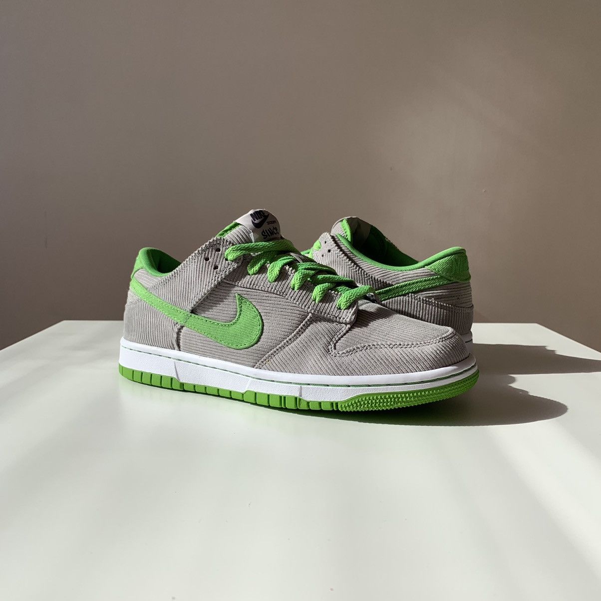Nike !NEW 2011 Nike Dunk Low Corduroy ID Green Grey Medusa Size US 7 / EU 40 - 11 Thumbnail