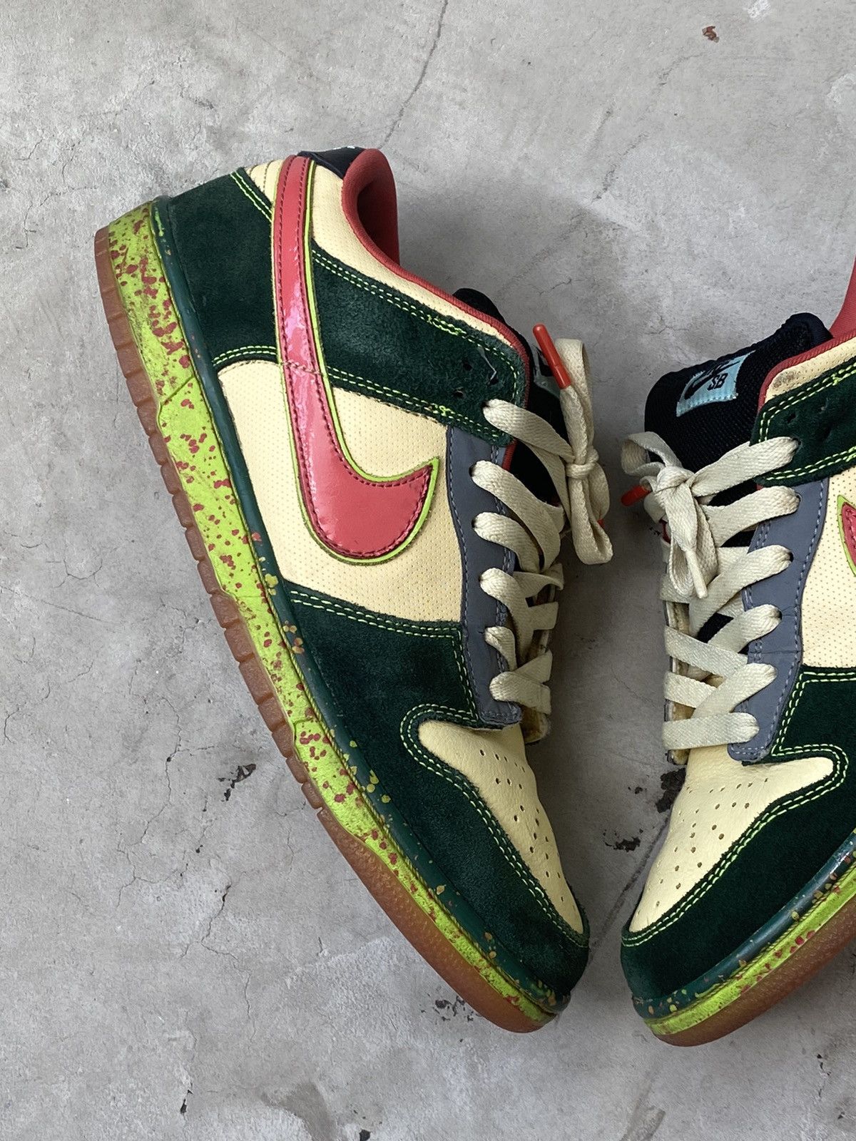 Nike 2008 Dunk Low Premium SB Mosquito Size US 10 / EU 43 - 2 Thumbnail