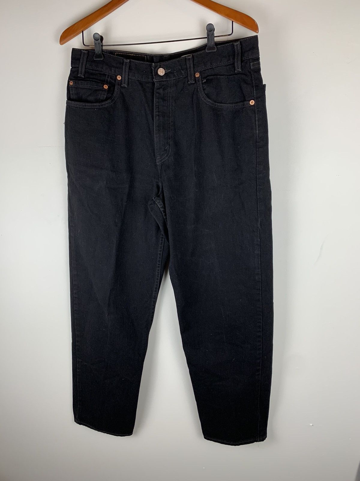 Levis 550 black denim jeans