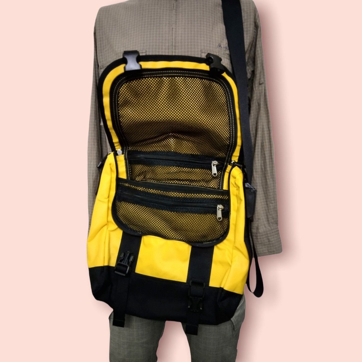 Nanamica × The North Face THE NORTH FACE WATERPROOF MESSENGER Size ONE SIZE - 24 Thumbnail