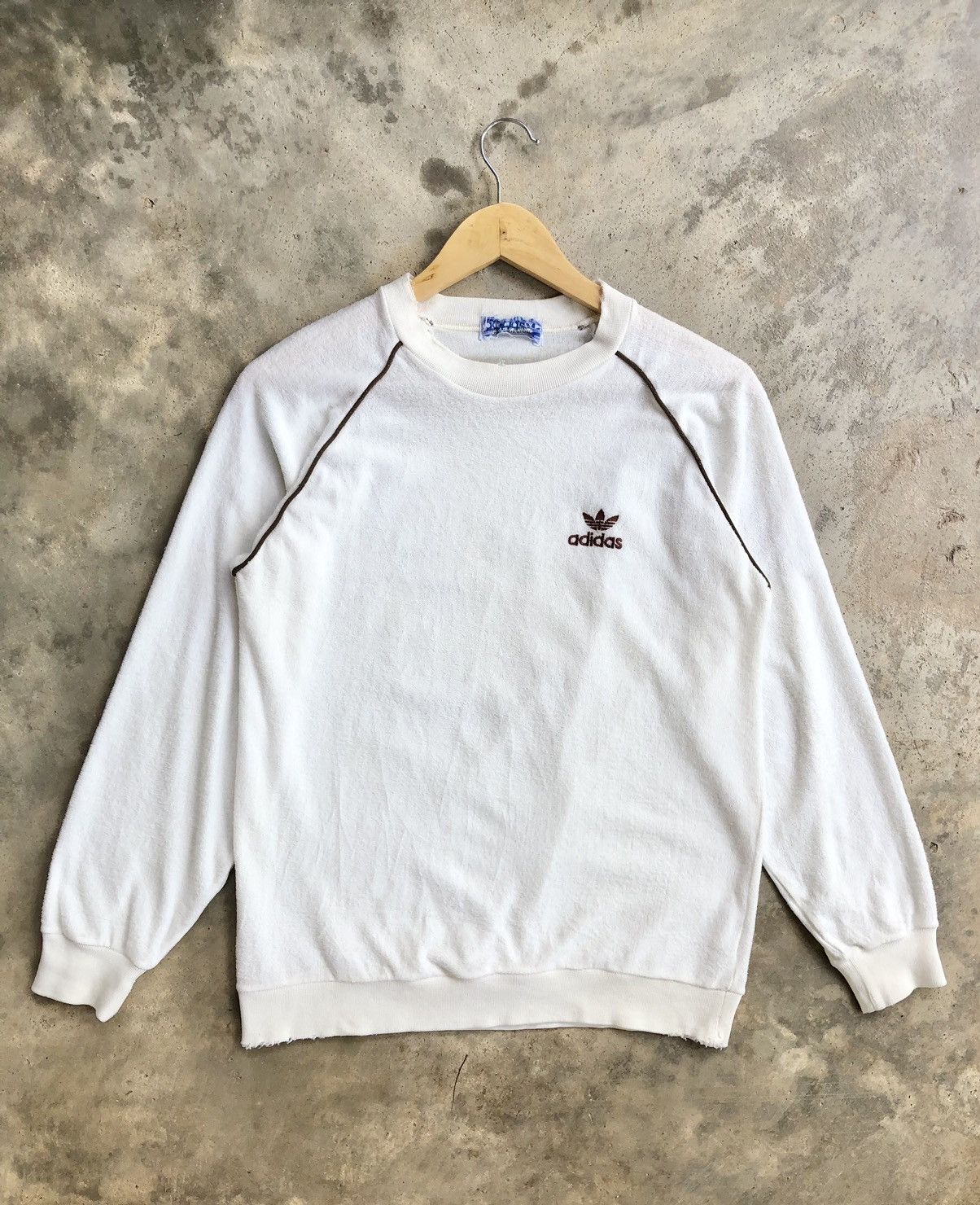 Adidas × Vintage Vintage 80s ADIDAS Crewneck distressed Sweatshirt Size M / US 6-8 / IT 42-44 - 1 Thumbnail