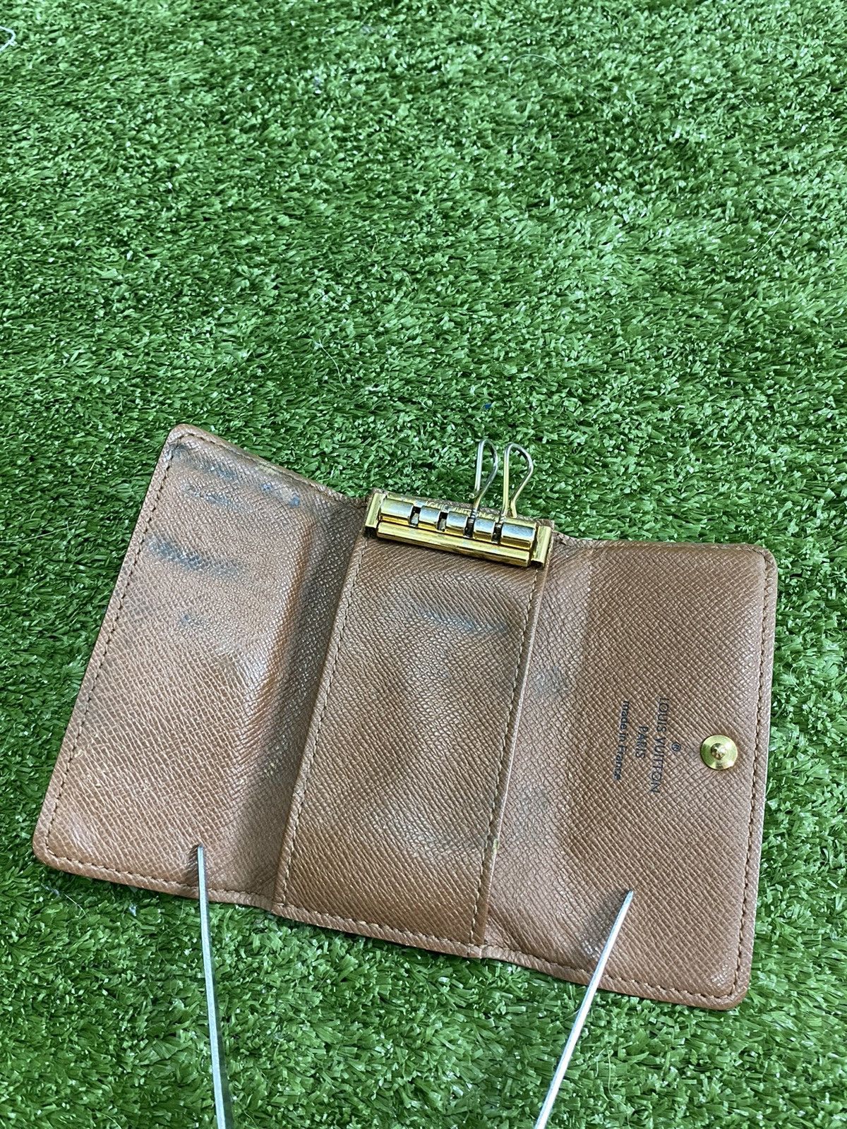 Louis Vuitton Vintage Louis Vuitton monogram Multicles 4 key holder Size ONE SIZE - 6 Thumbnail