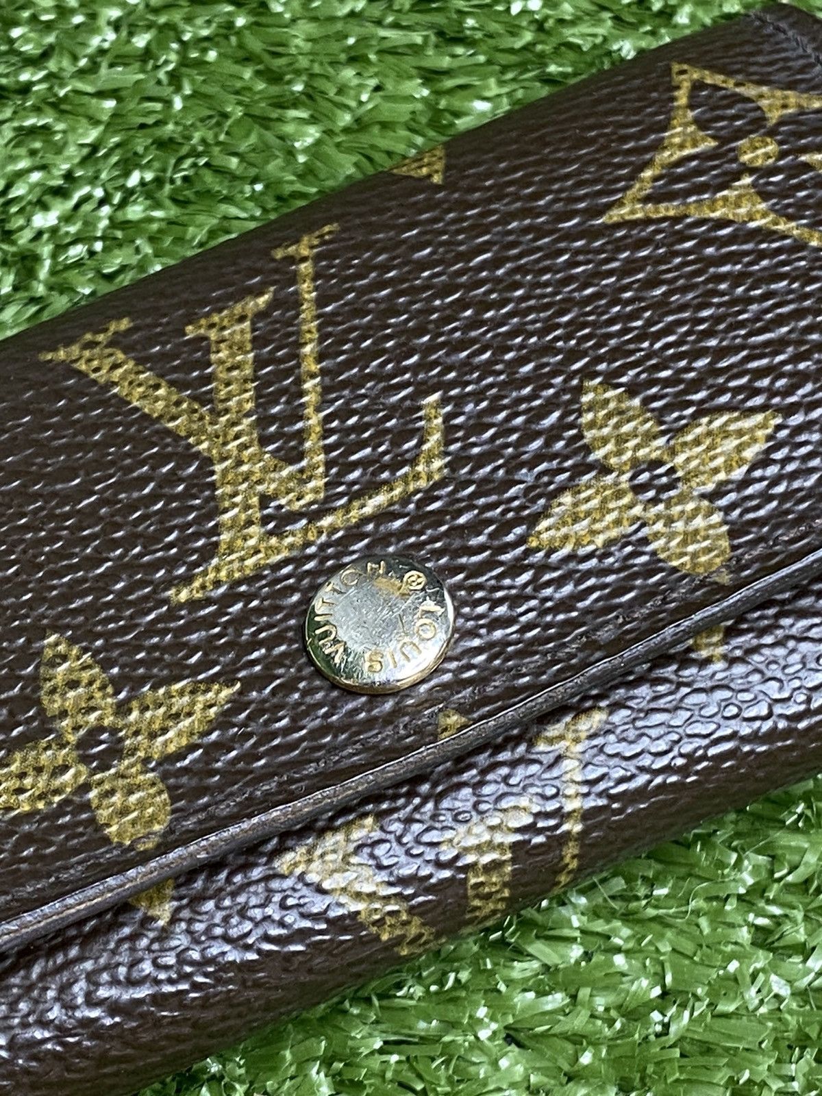 Louis Vuitton Vintage Louis Vuitton monogram Multicles 4 key holder Size ONE SIZE - 4 Thumbnail