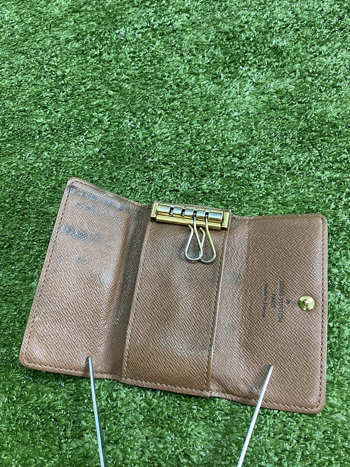 Louis Vuitton Vintage Louis Vuitton monogram Multicles 4 key holder Size ONE SIZE - 5 Thumbnail