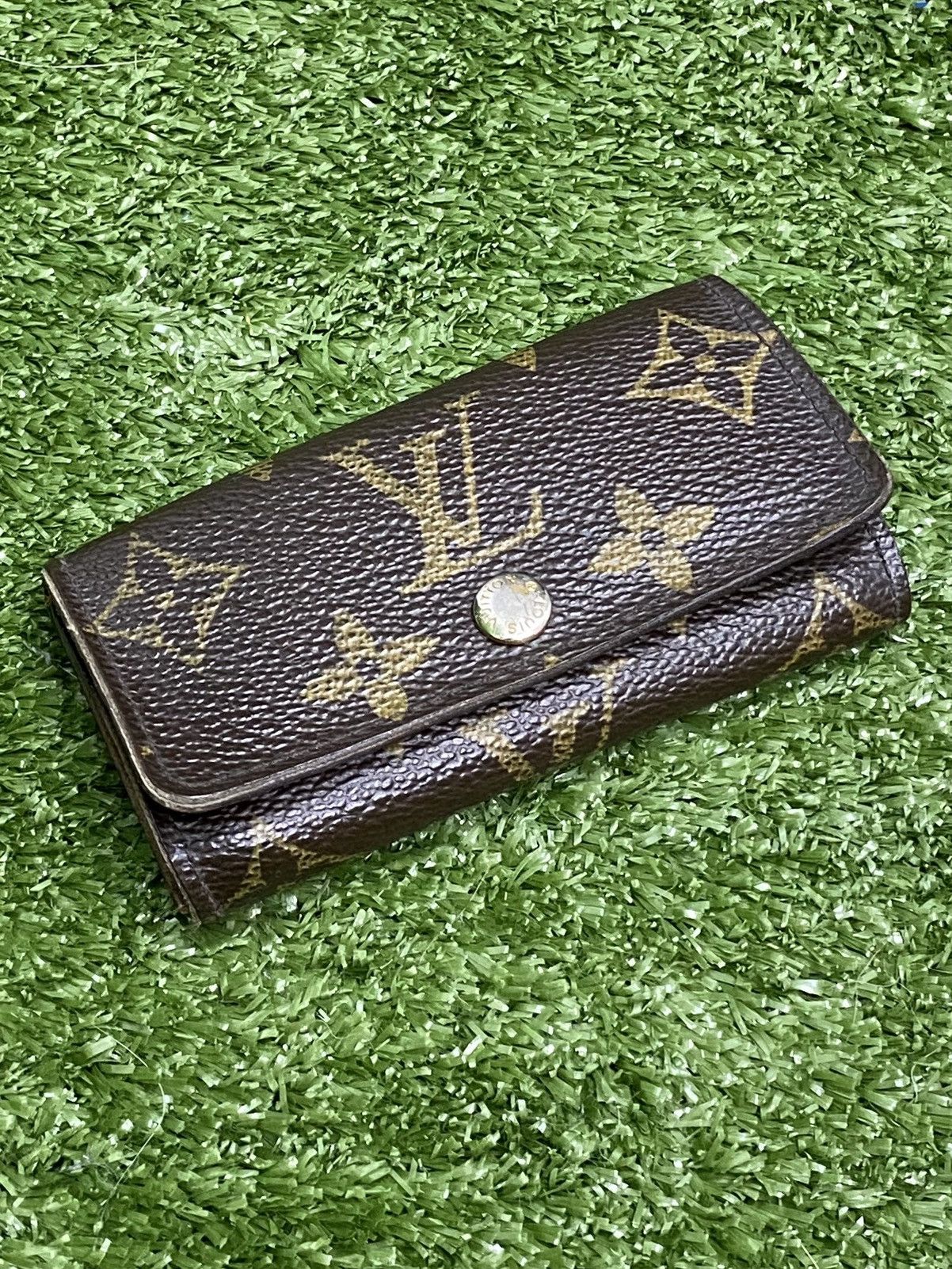 Louis Vuitton Vintage Louis Vuitton monogram Multicles 4 key holder Size ONE SIZE - 1 Thumbnail